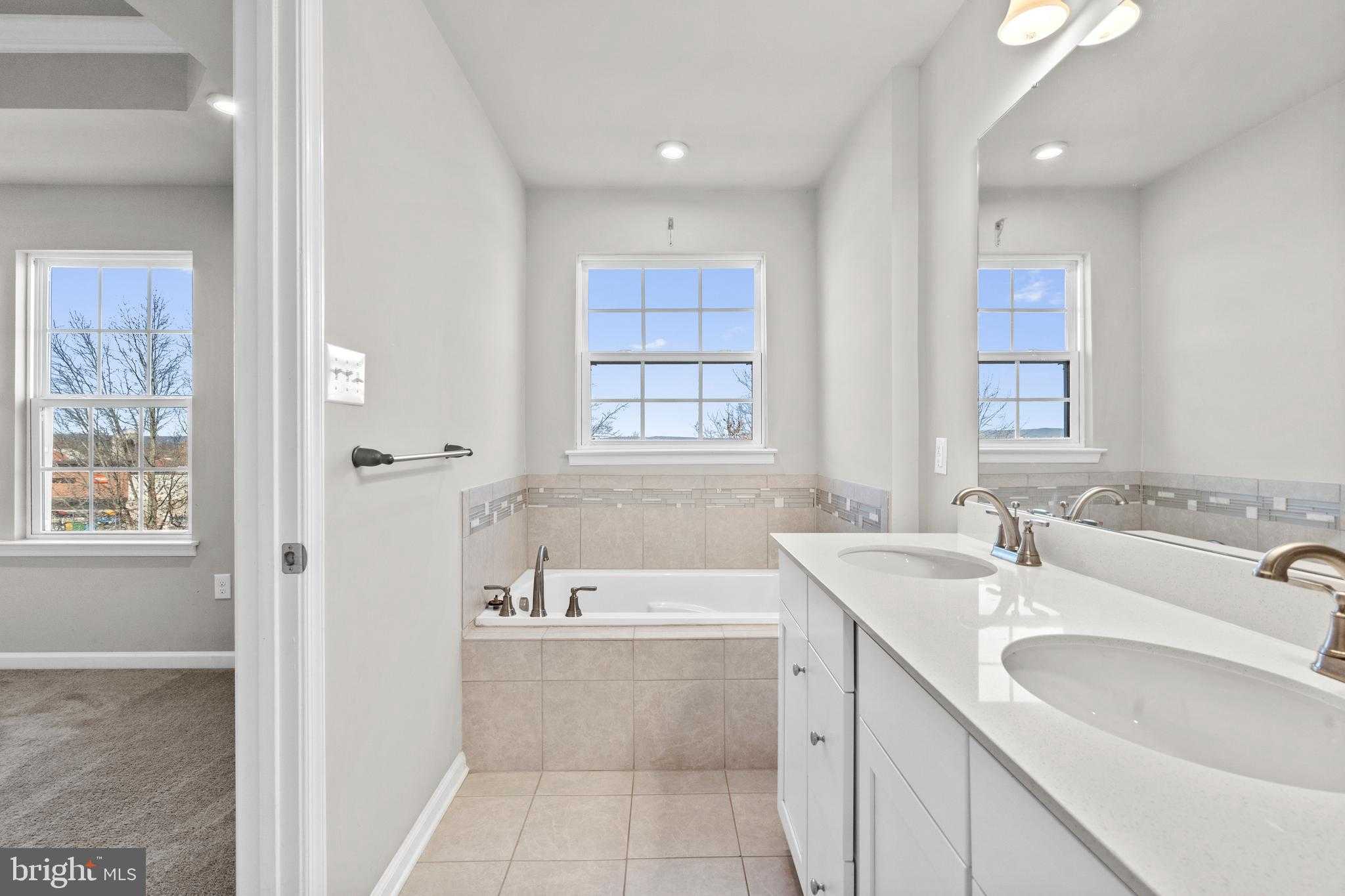 204 Station Dr photo 32