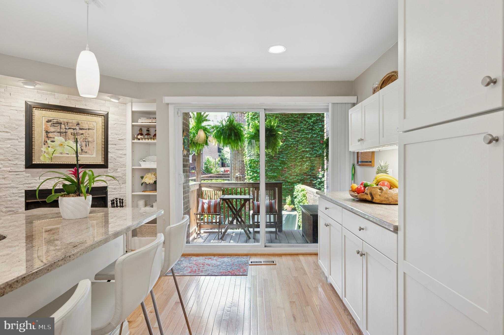 238 S 9th St photo 19