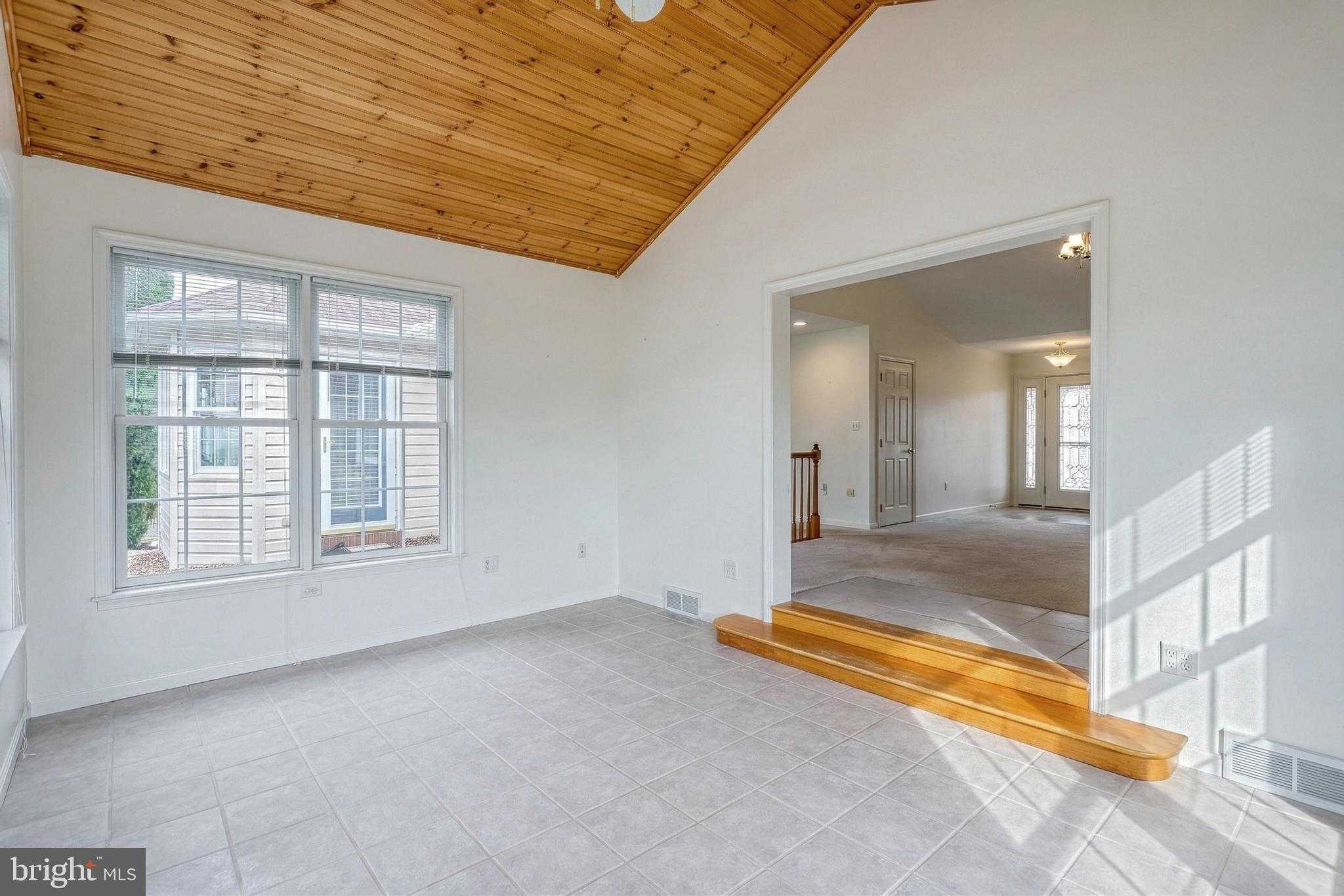 596 Beinhower Rd photo 10