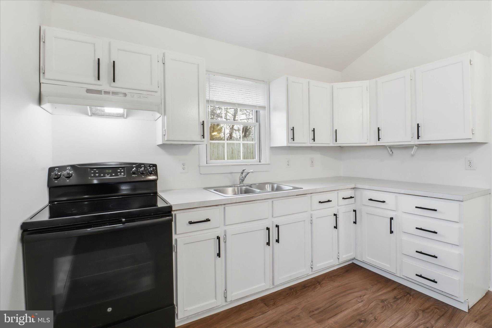 826 Saint Joseph St photo 16