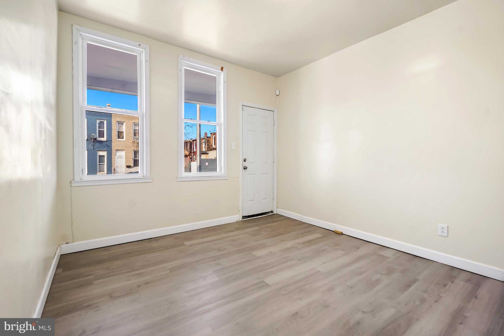 2427 E Lanvale St photo 23