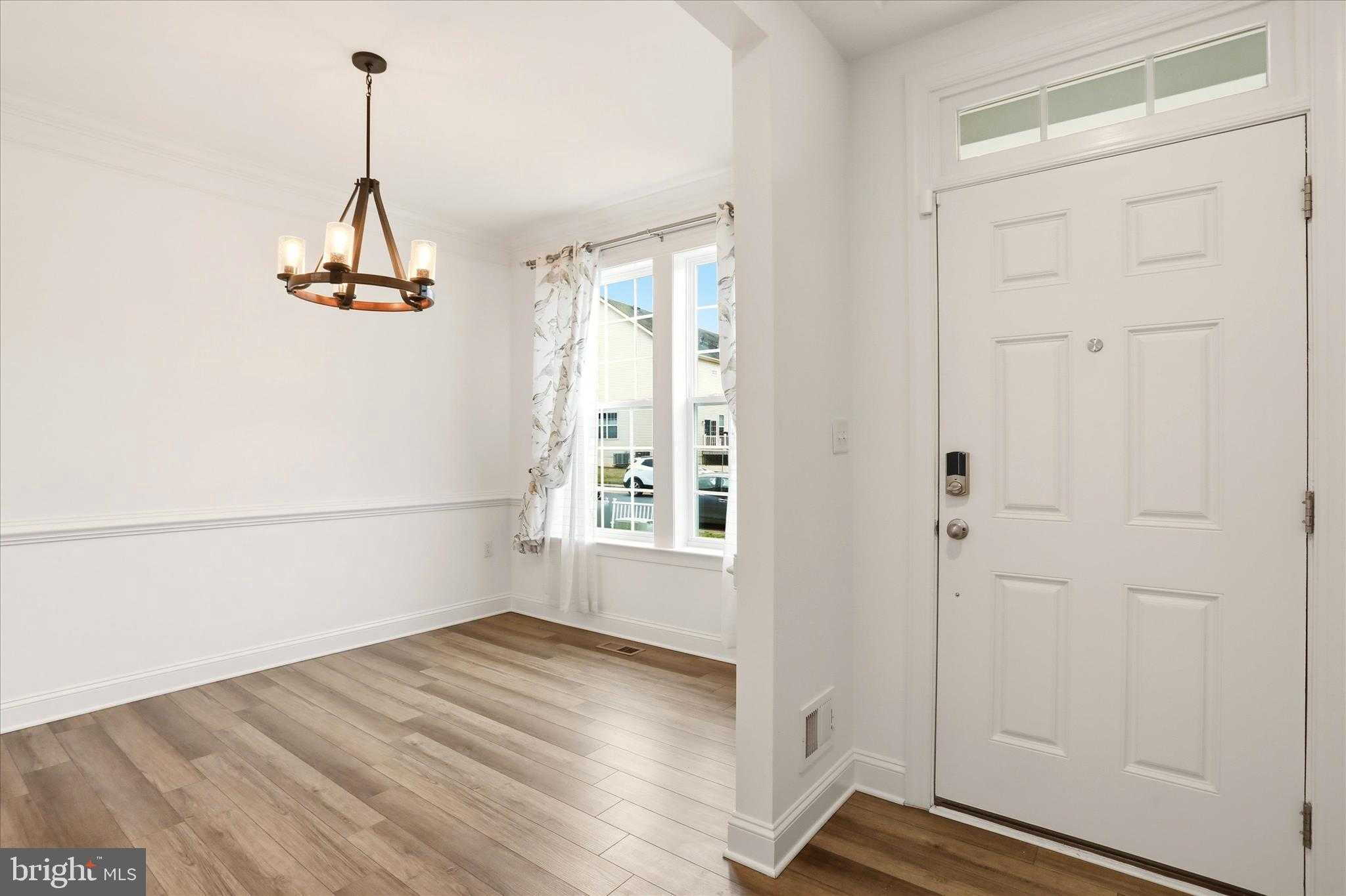 208 Darden CT W photo 10