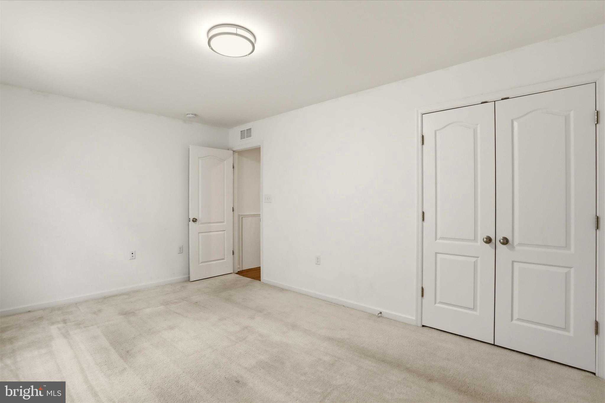 208 Darden CT W photo 31