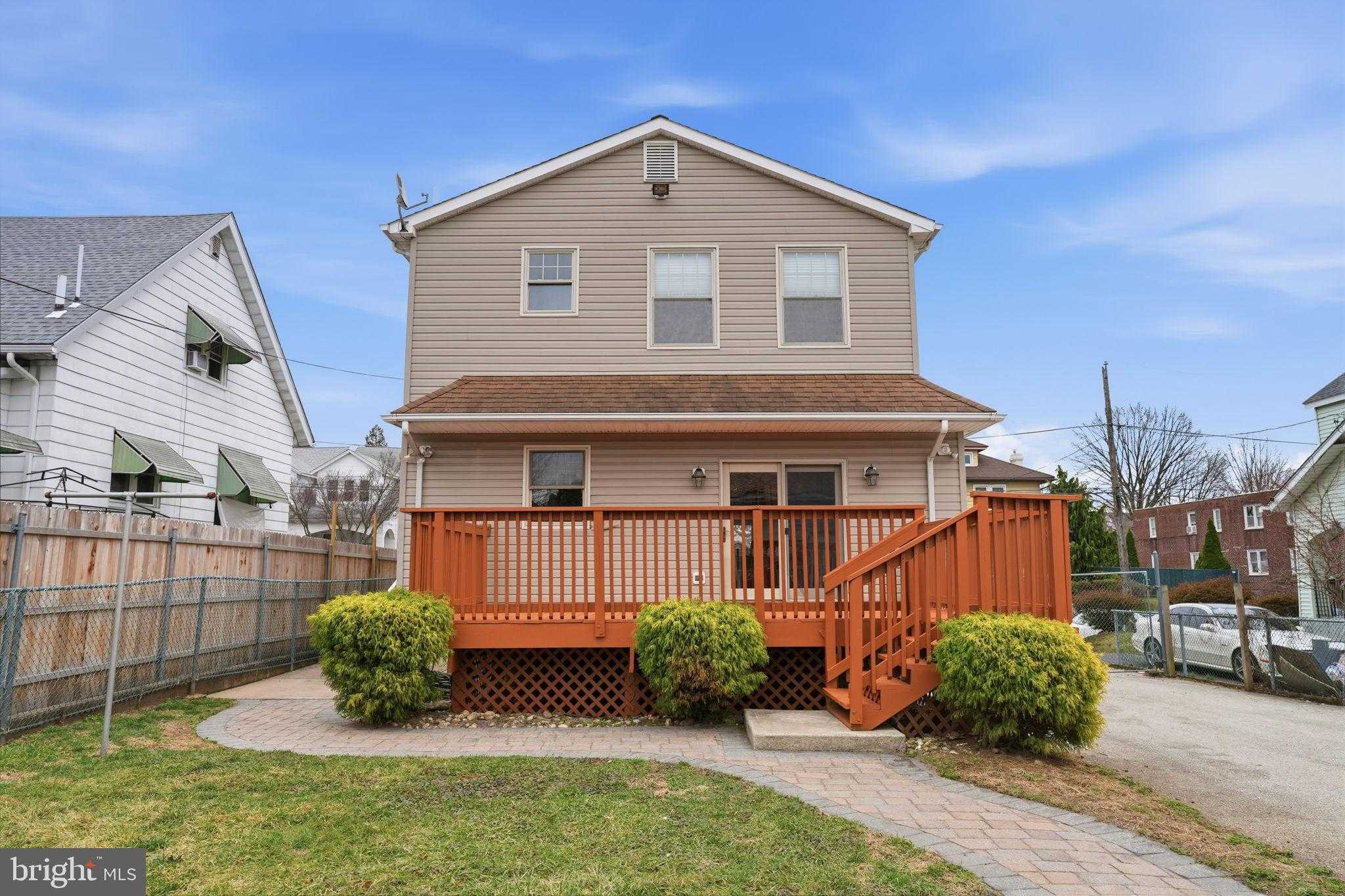 7230 Claridge St photo 27