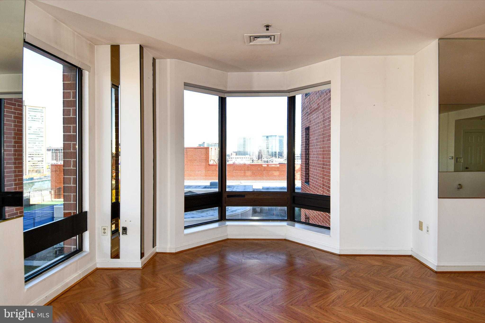 10 E Lee St Apt 809 photo 12