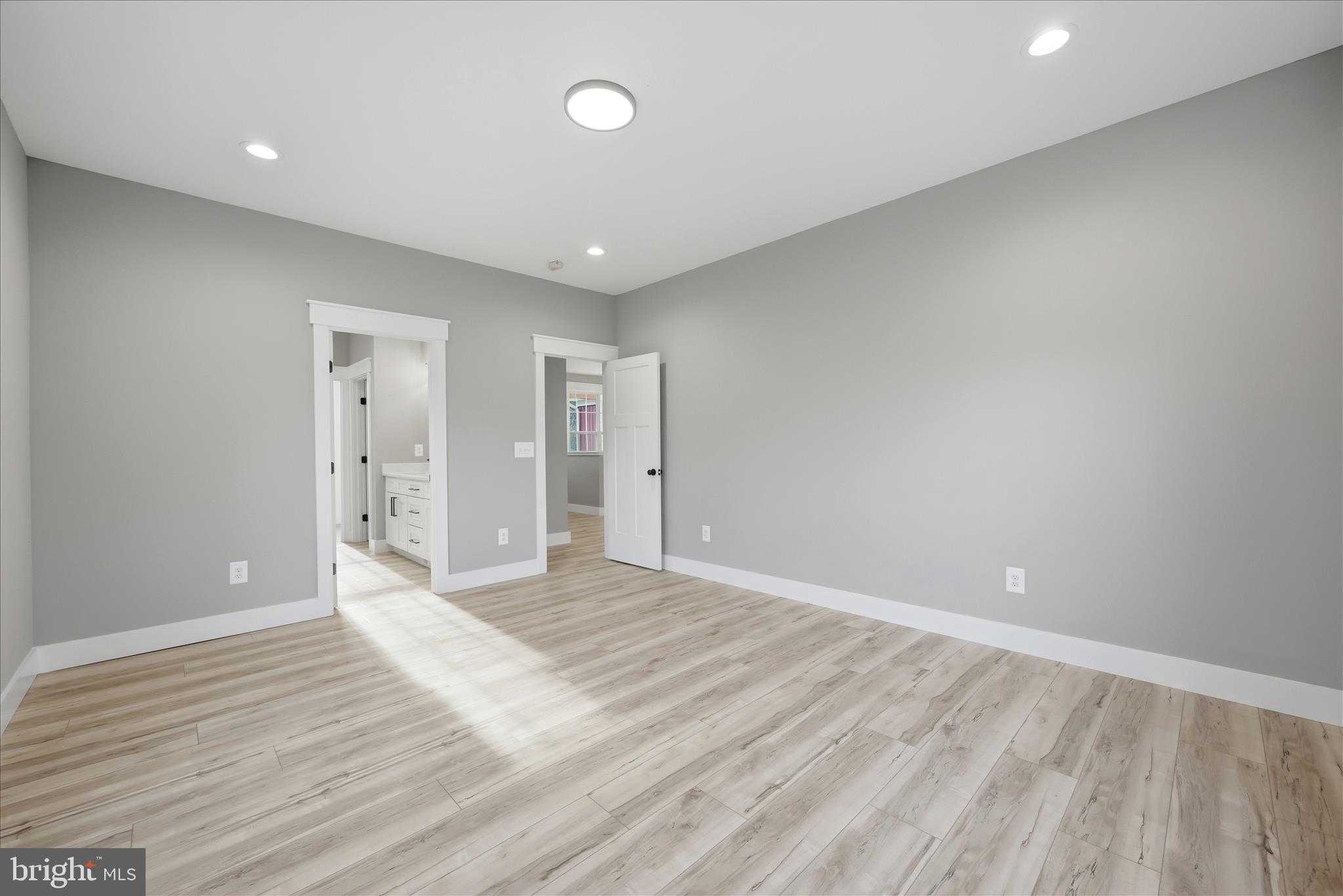 831 Avanti Dr photo 38