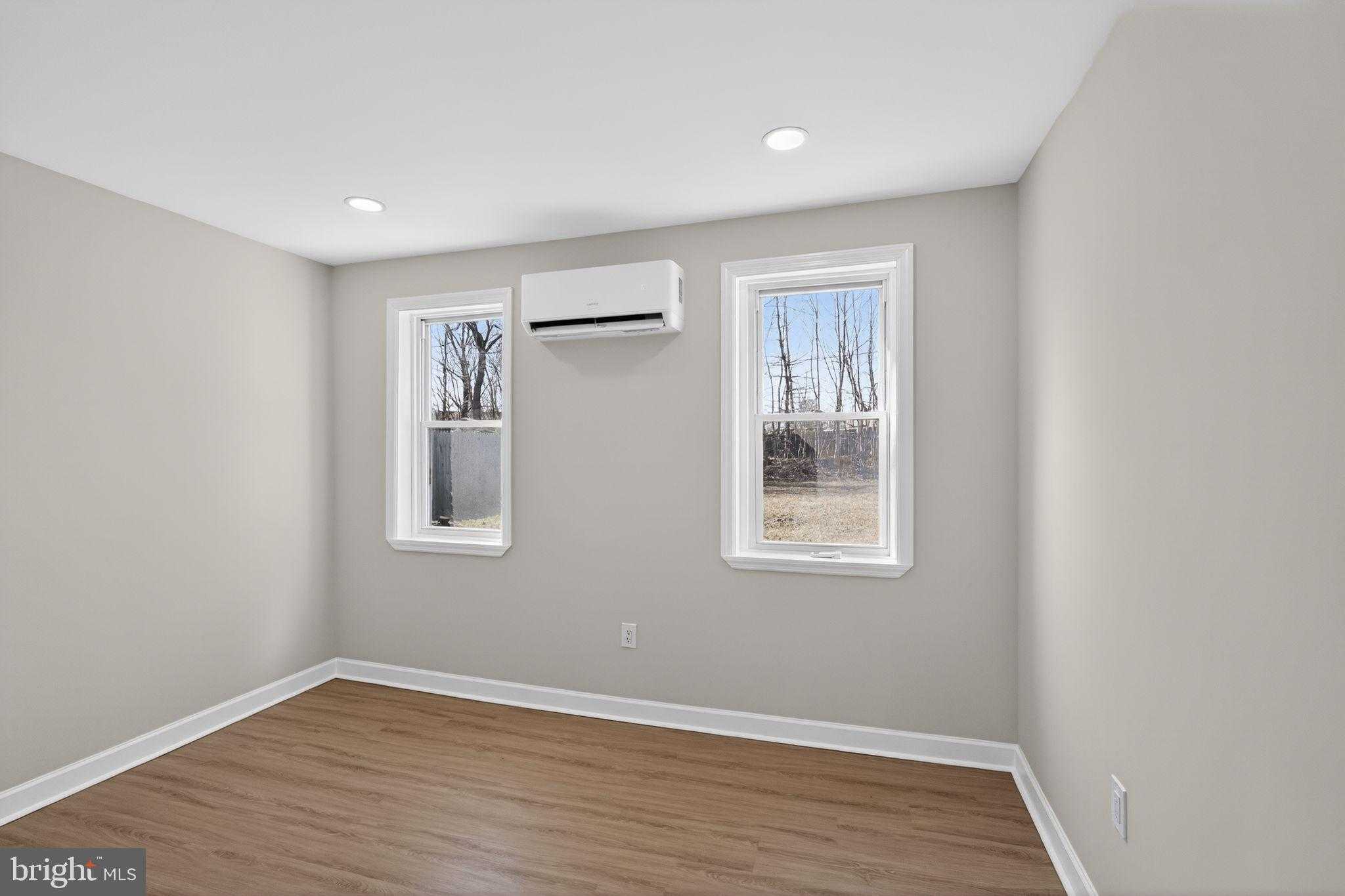 727 W County Line Rd photo 20