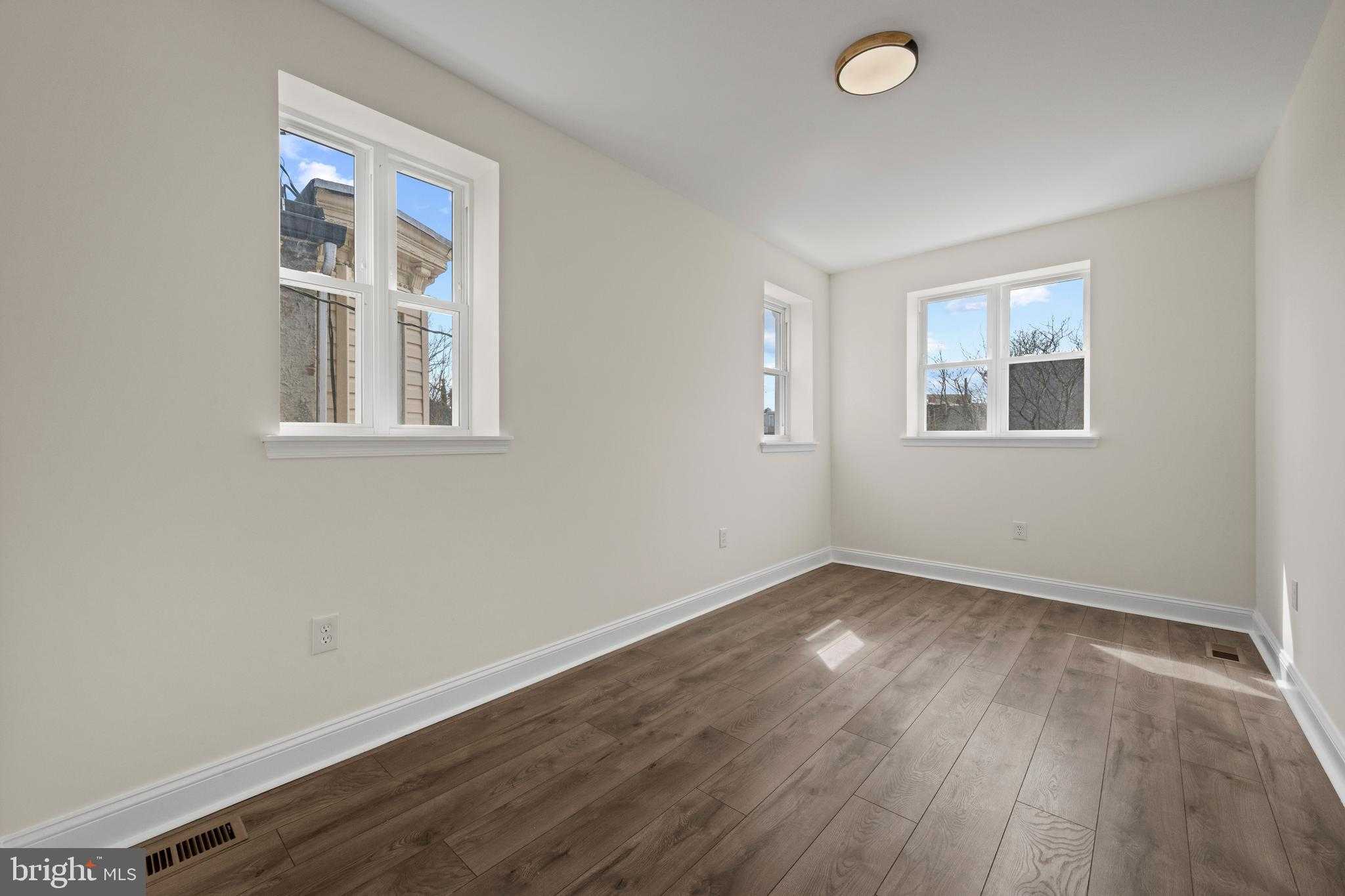 1940 Druid Hill Ave photo 24