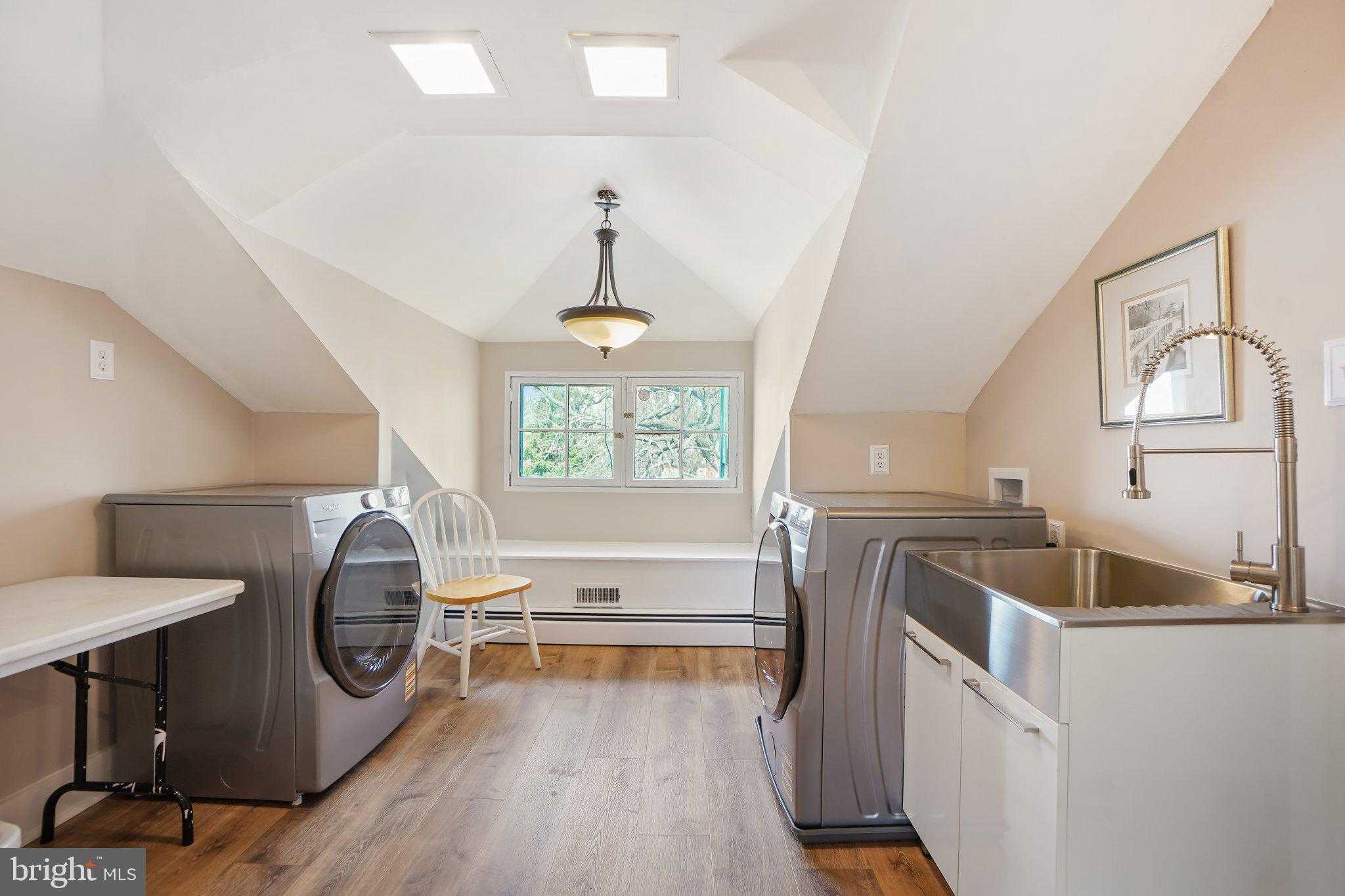 121 W Church St photo 61