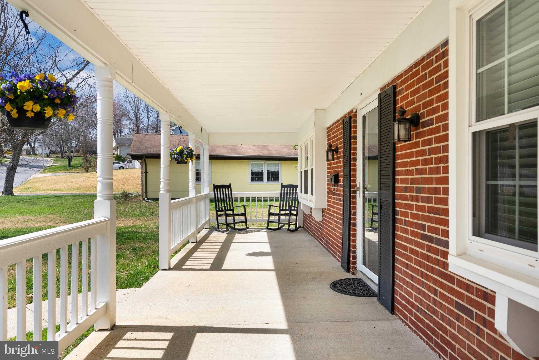 4018 Wakefield Ln photo 2