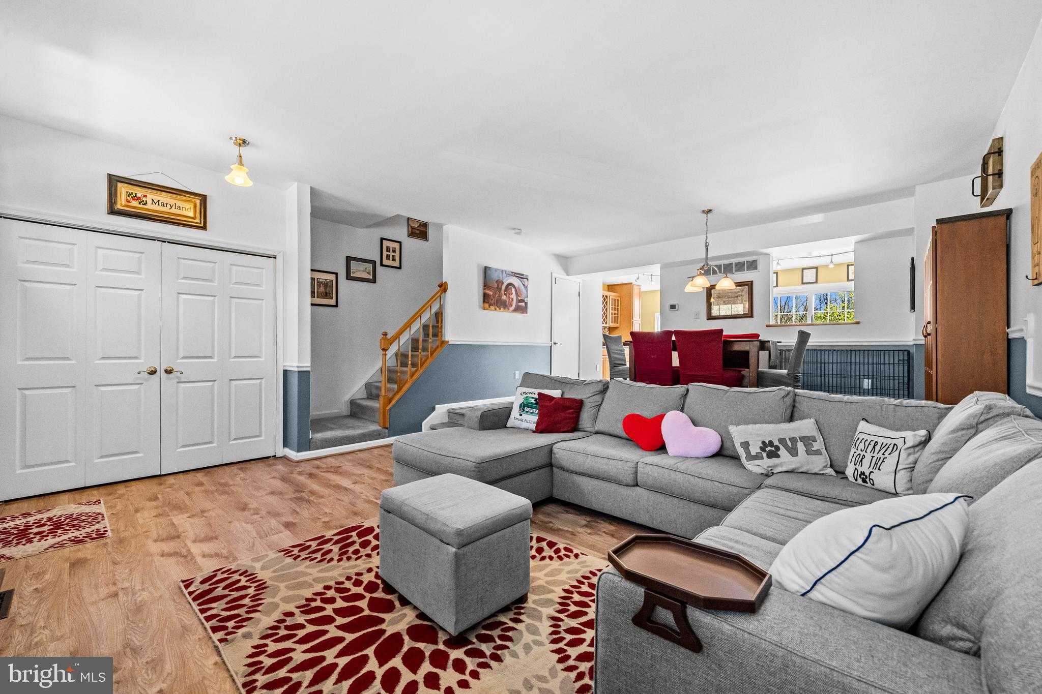 654 Marianne Ln photo 4