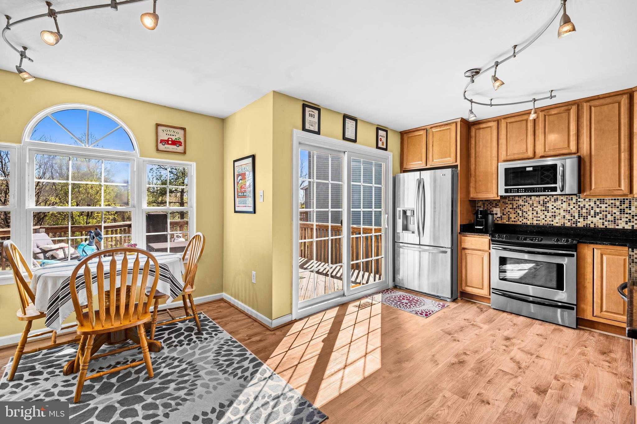 654 Marianne Ln photo 6