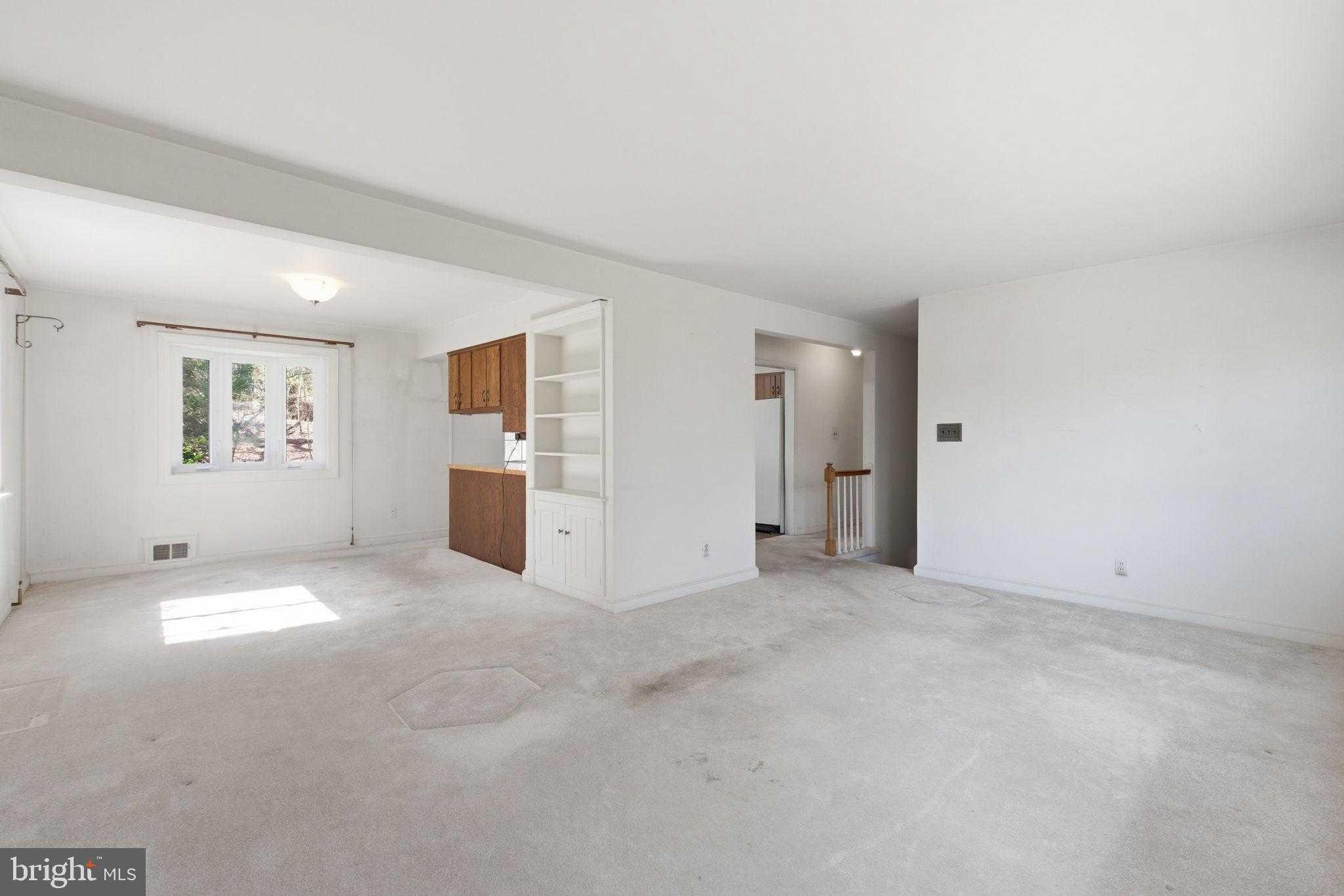 3806 Howard St photo 11