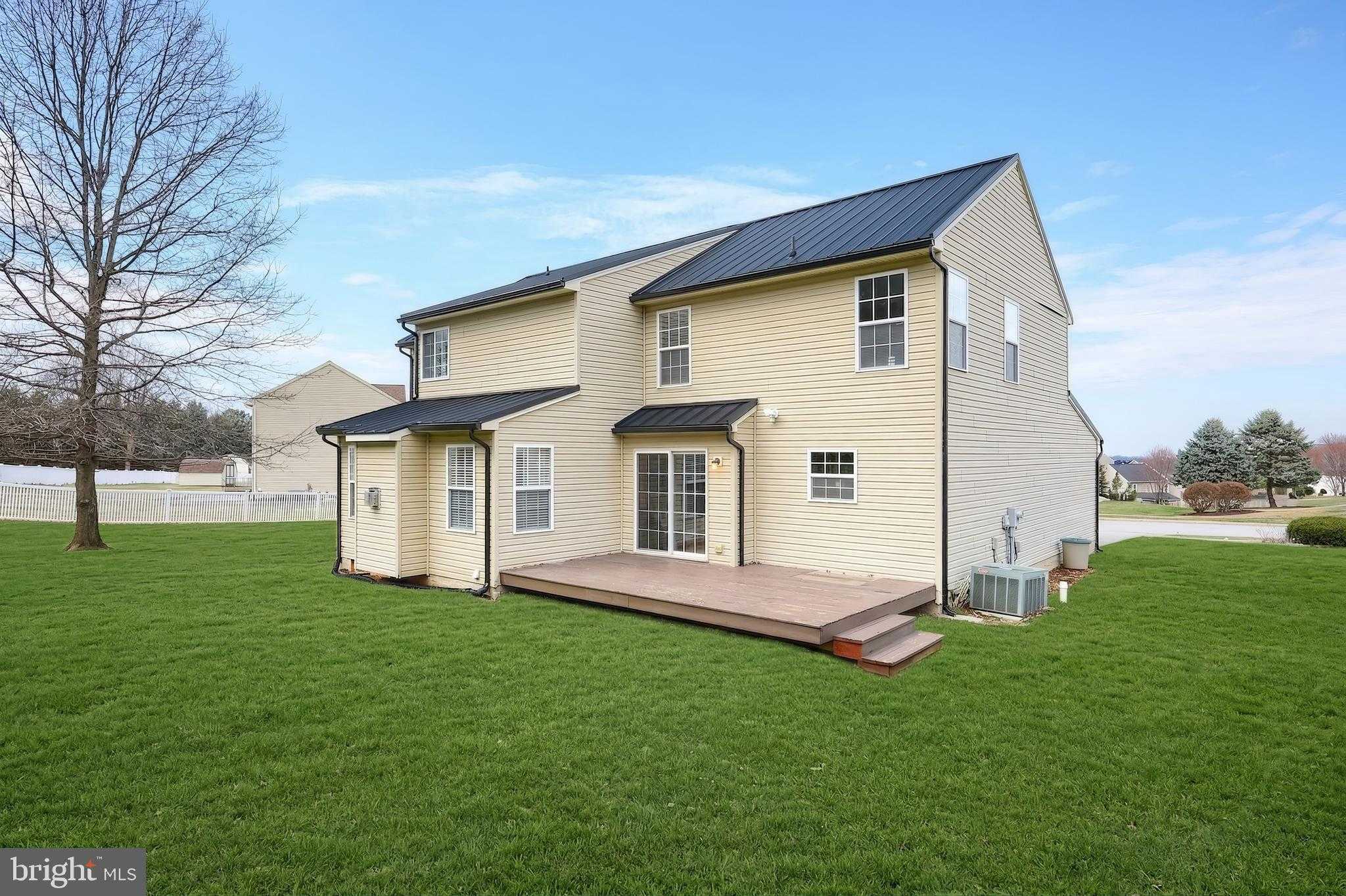 735 Clydesdale Dr photo 7