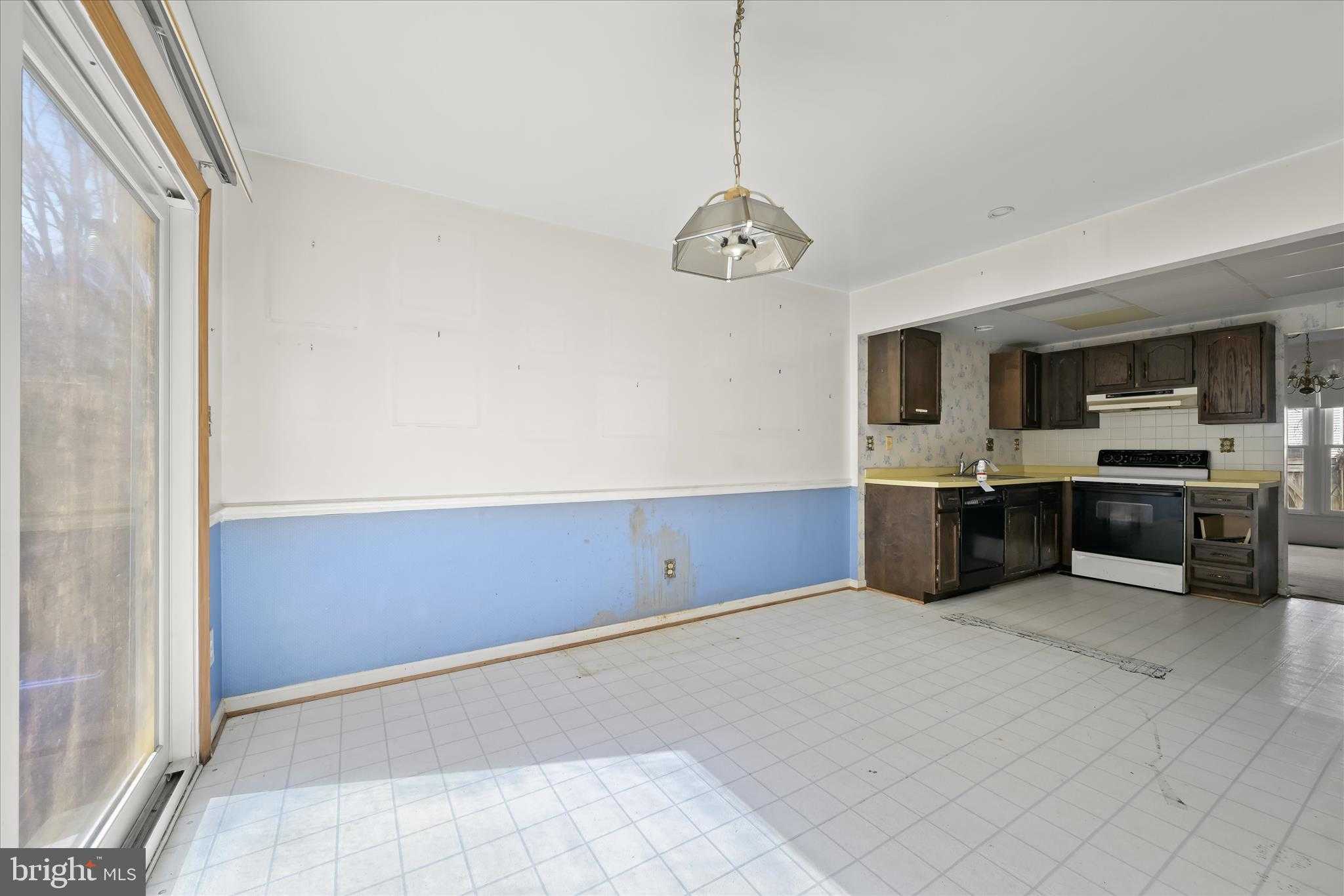 20130 Waringwood Way photo 10