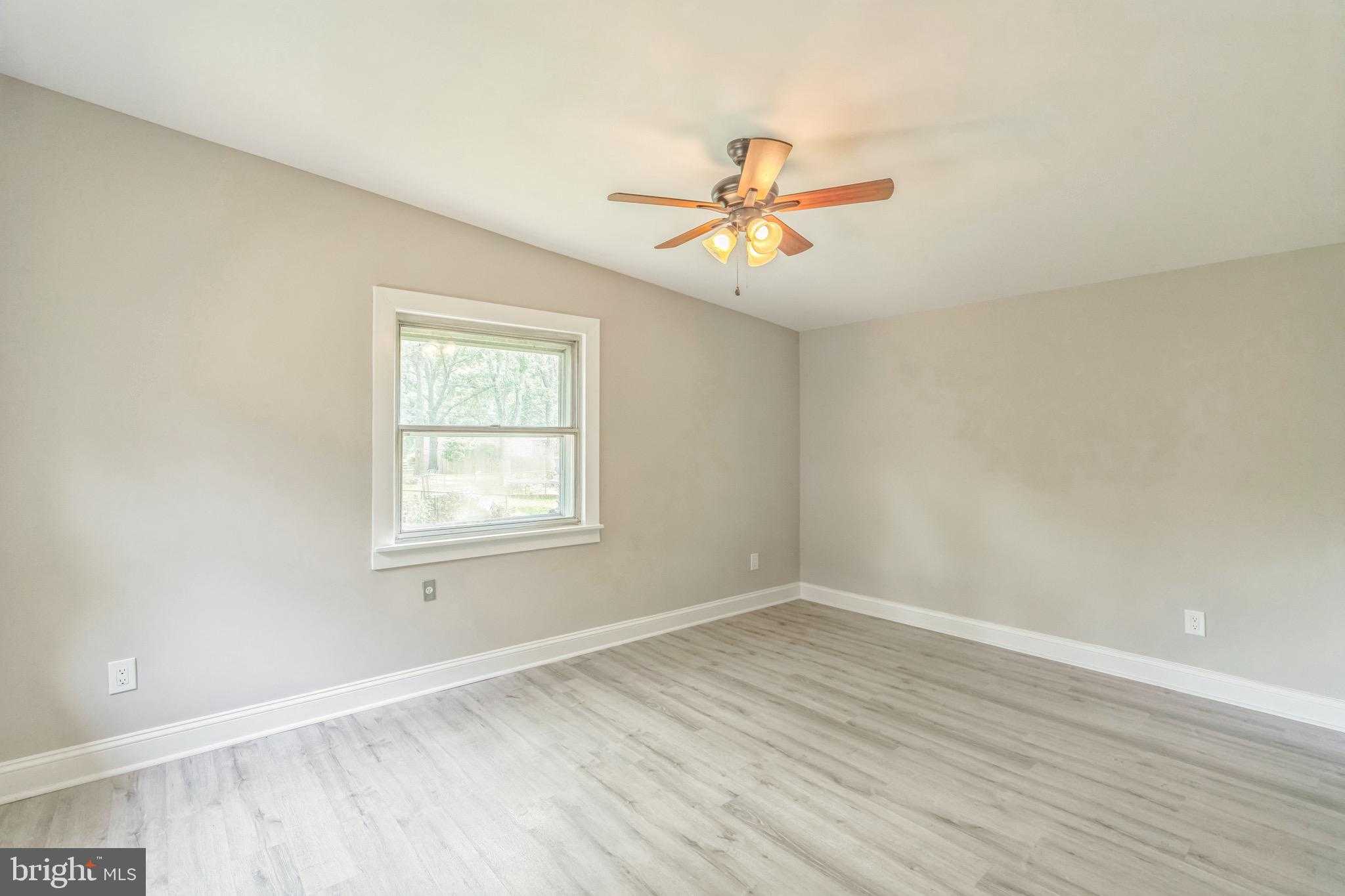 511 Sylvan Way photo 22