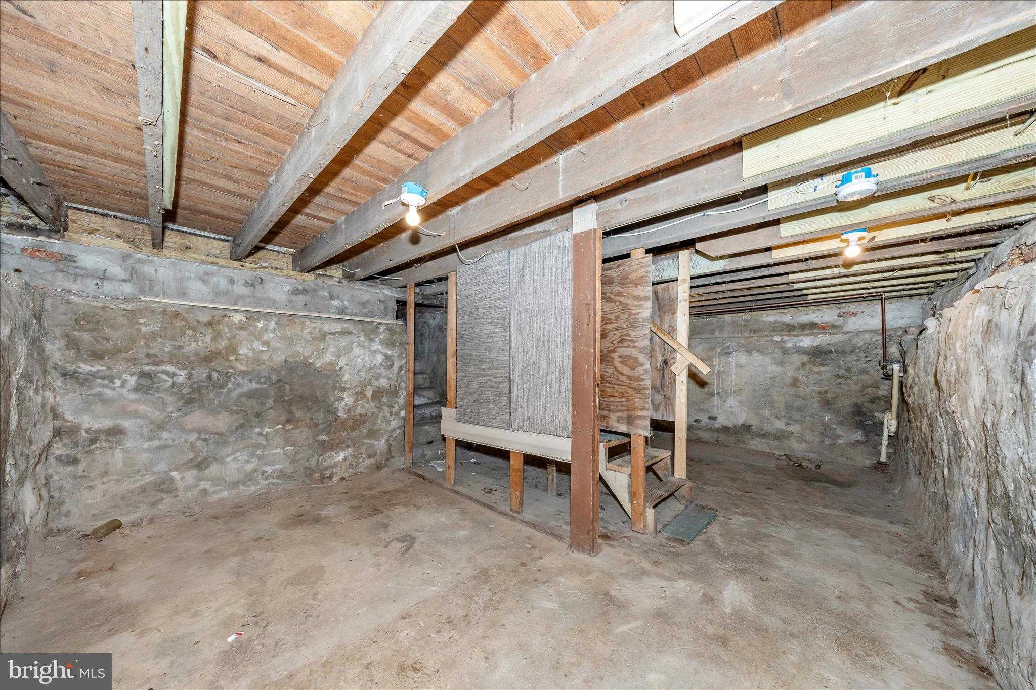 225 Alexander St photo 36