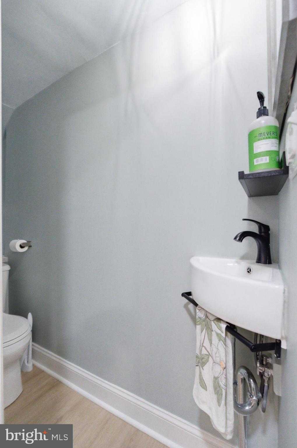 1918 Waverly St photo 20