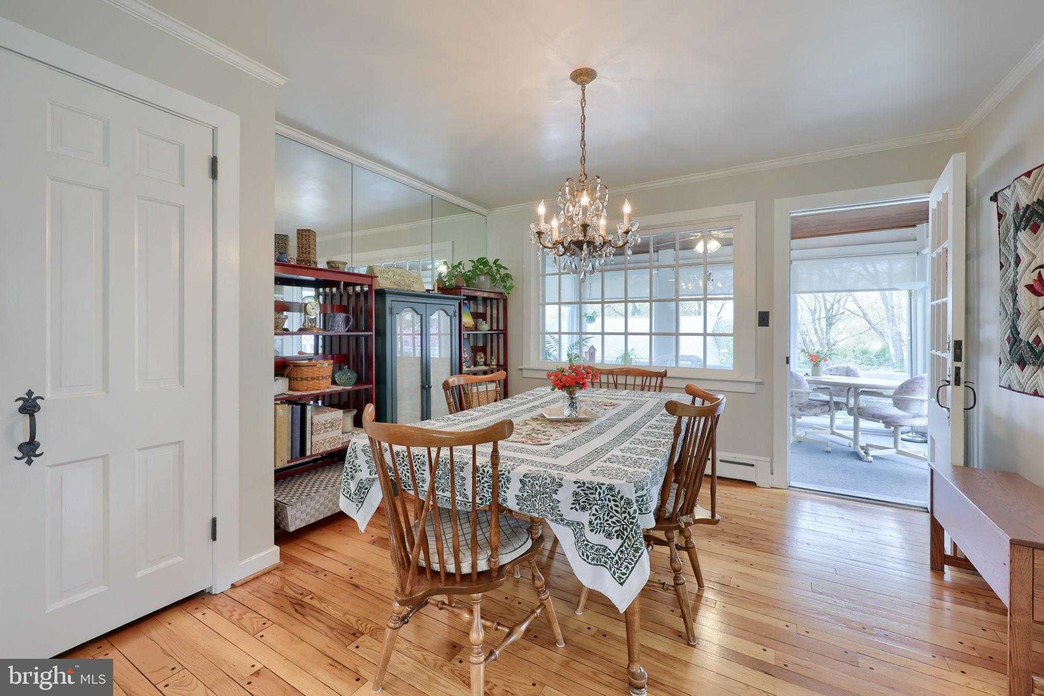 243 Primrose Ave photo 18