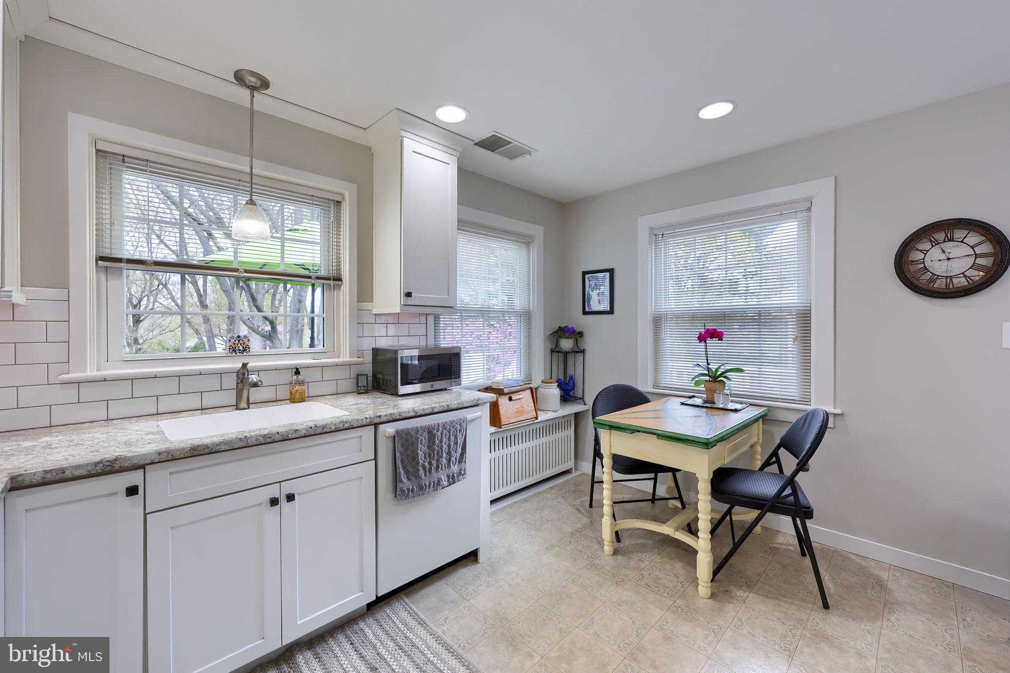 243 Primrose Ave photo 23