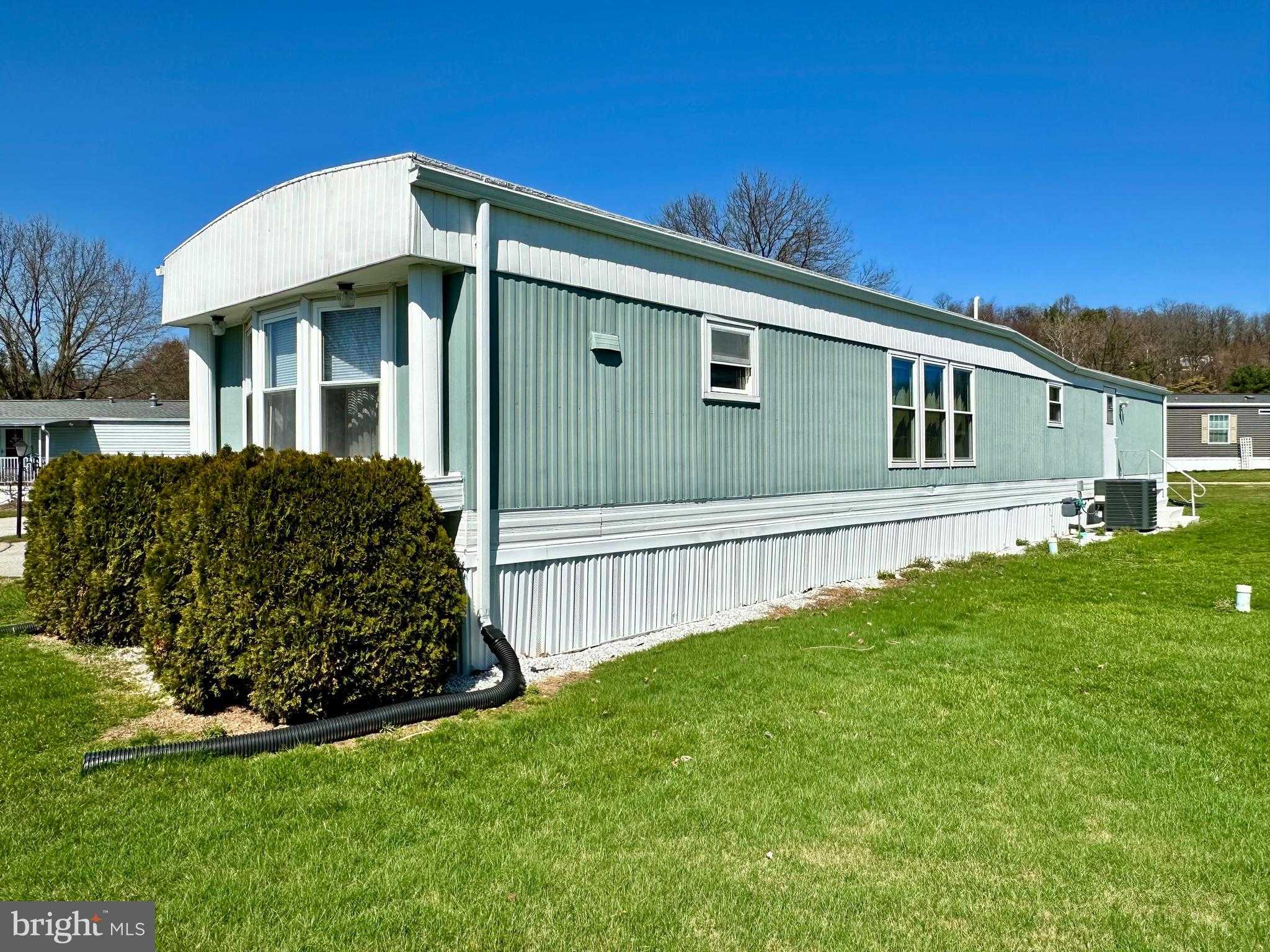 160 Aster Dr photo 5