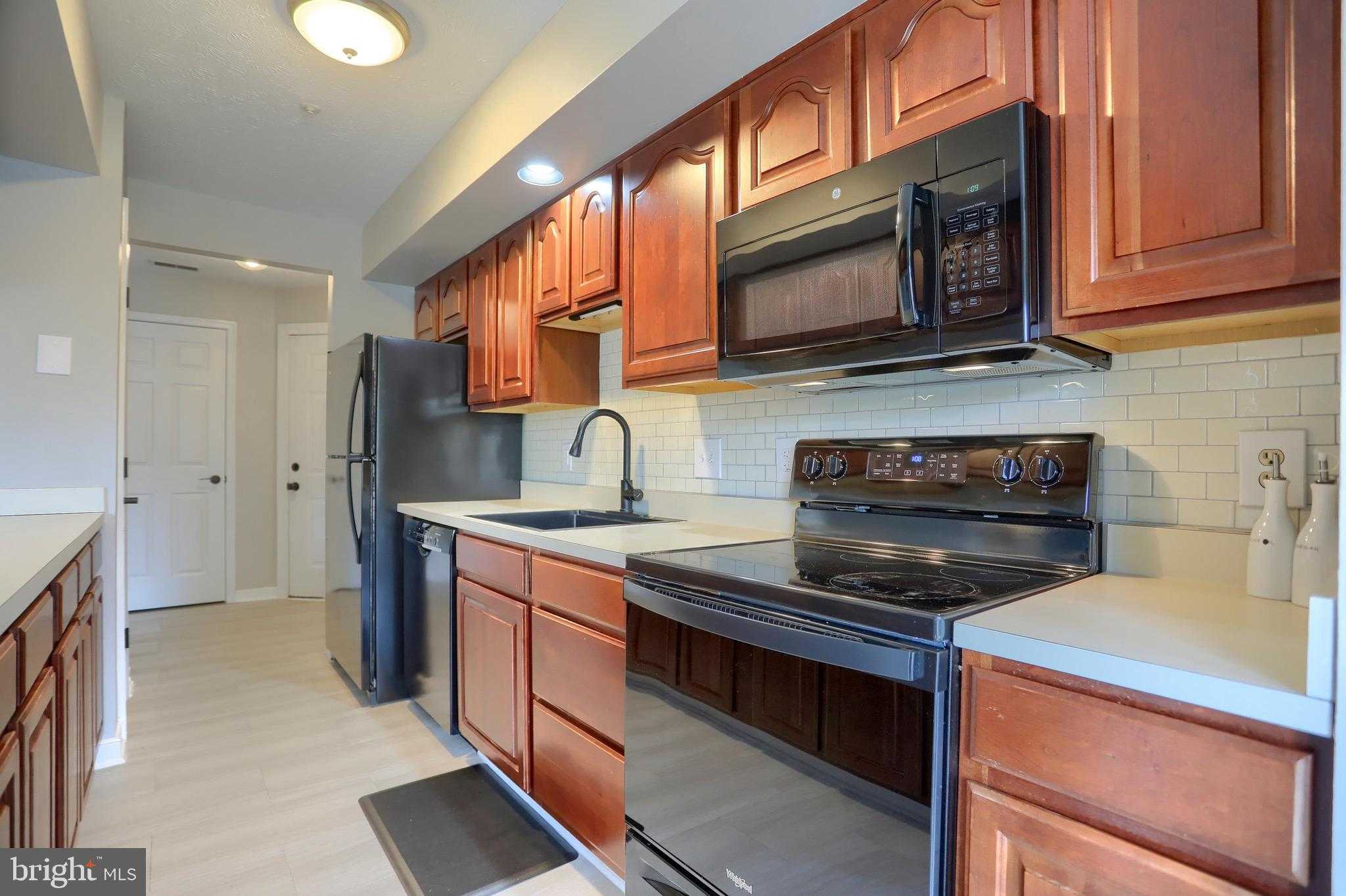 1712 Landmark Dr photo 8