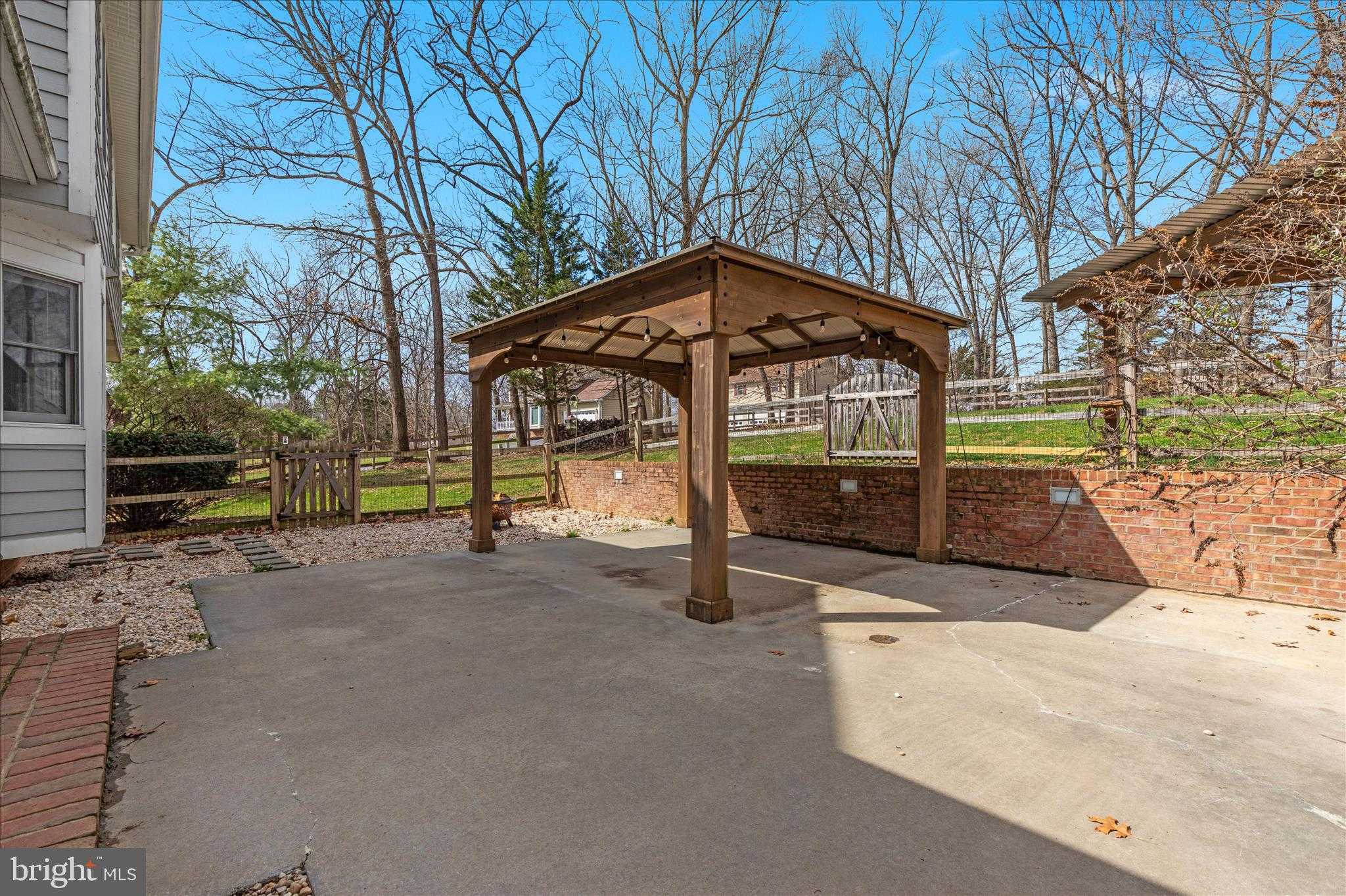 203 Oak Hill Dr photo 47