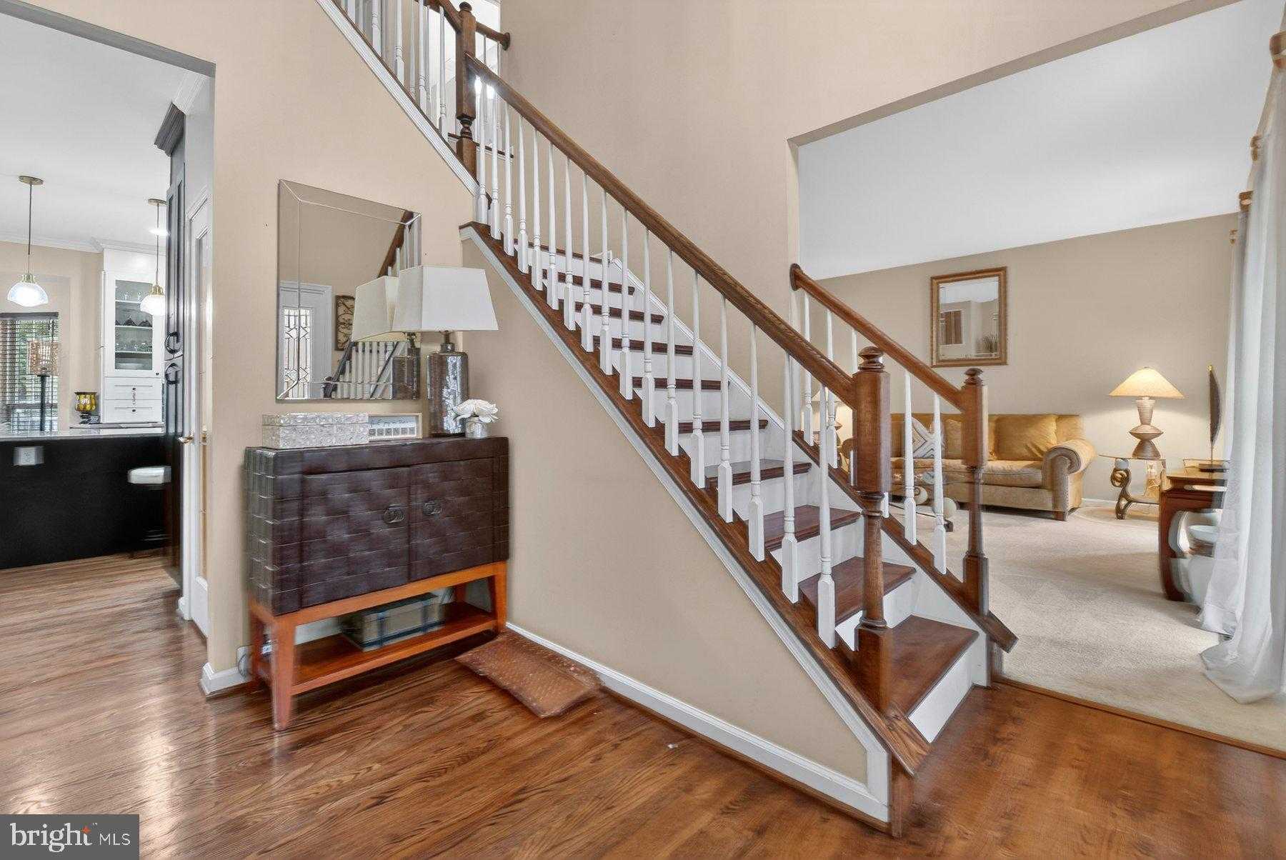 7059 Calvert Dr photo 6