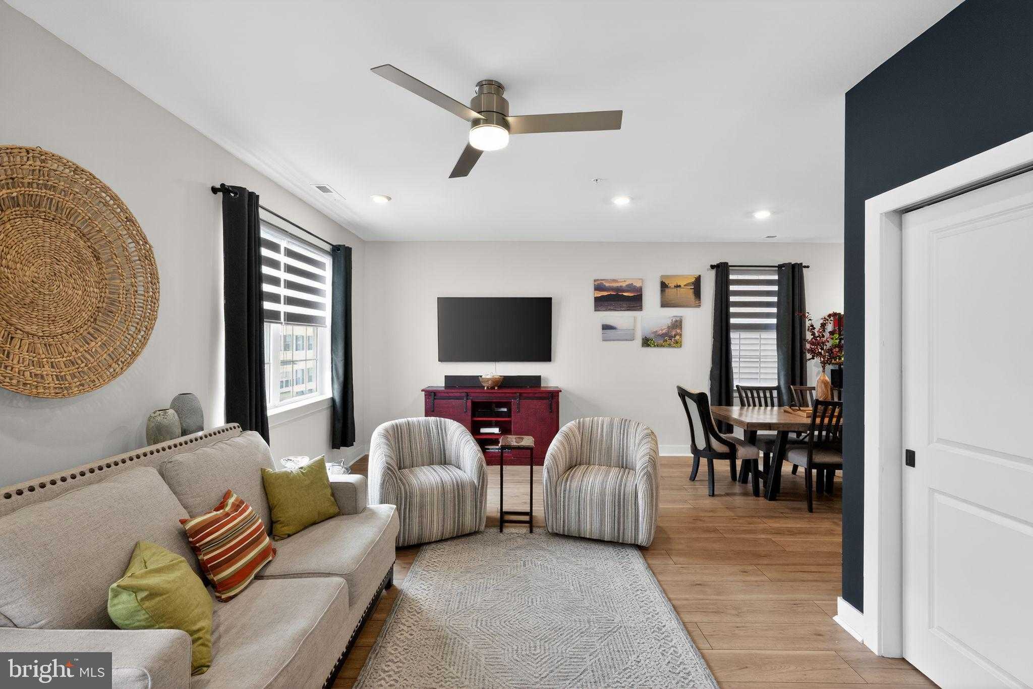 112 King St photo 19