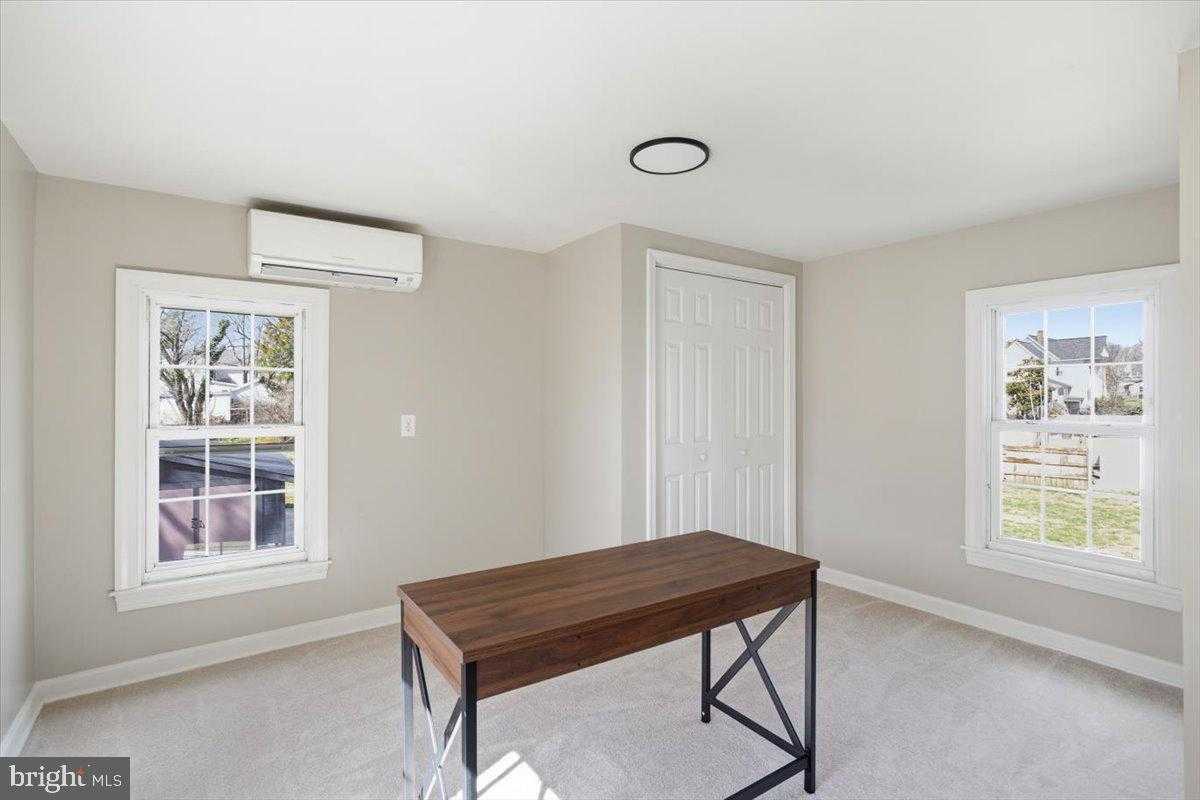 311 Holt St photo 15