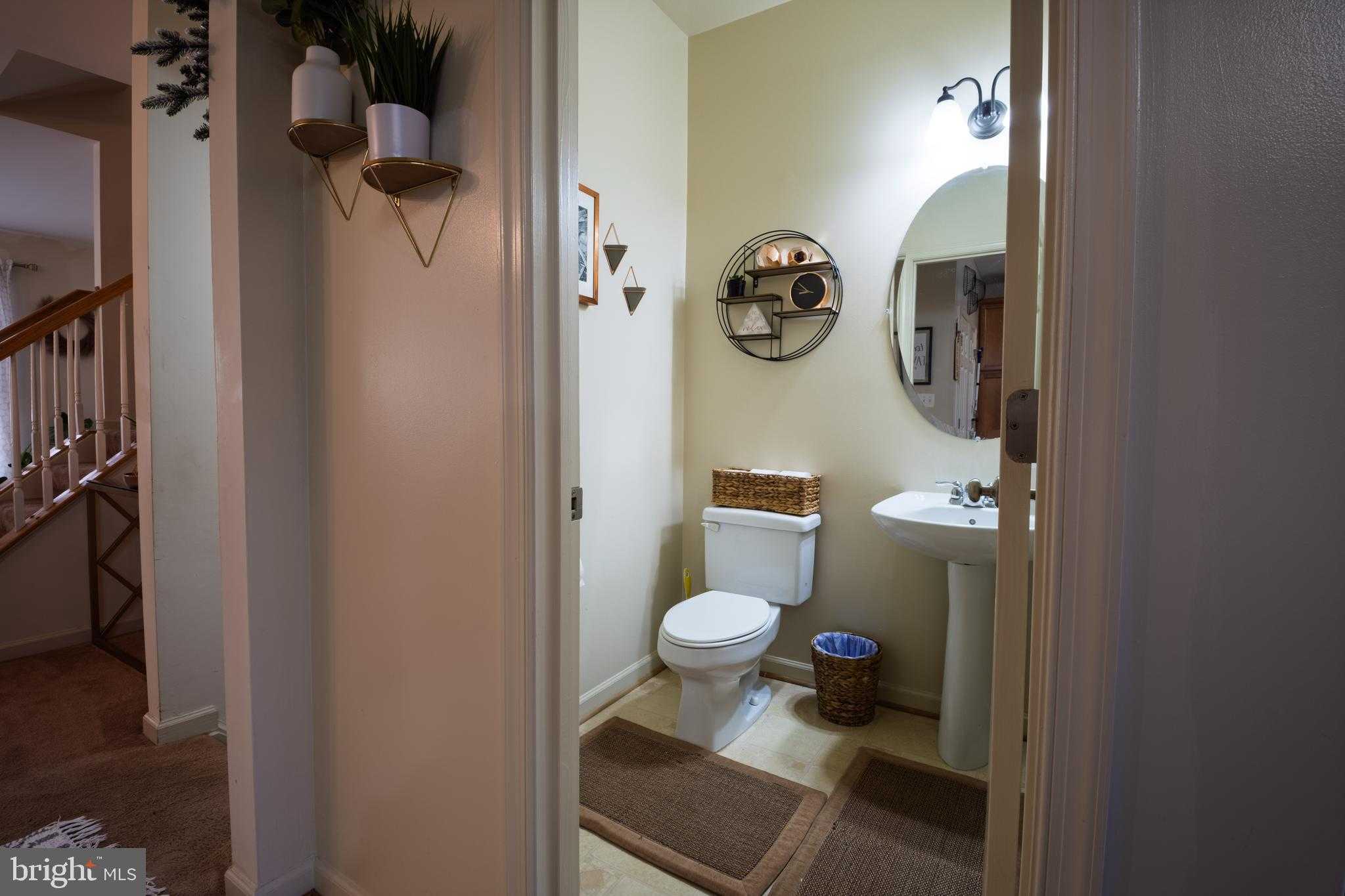 816 Fairview Village CT photo 17