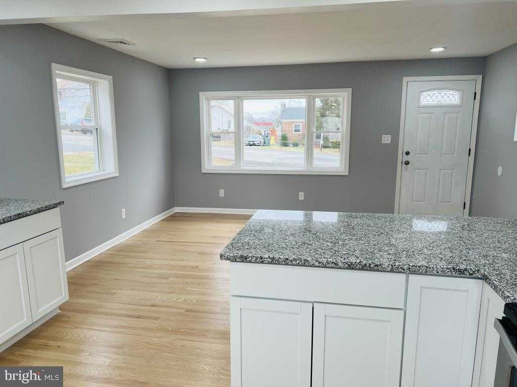 34 Compass Rd photo 2