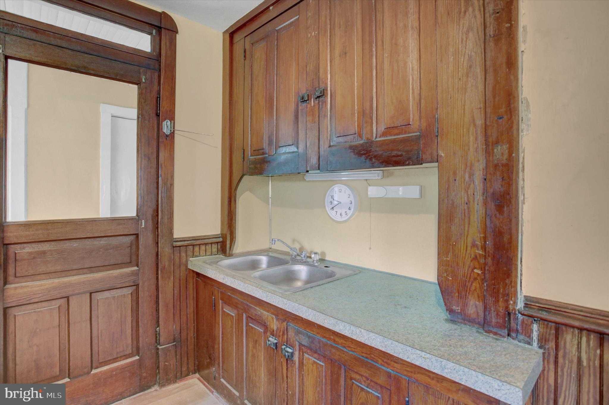 126 Faust St photo 15