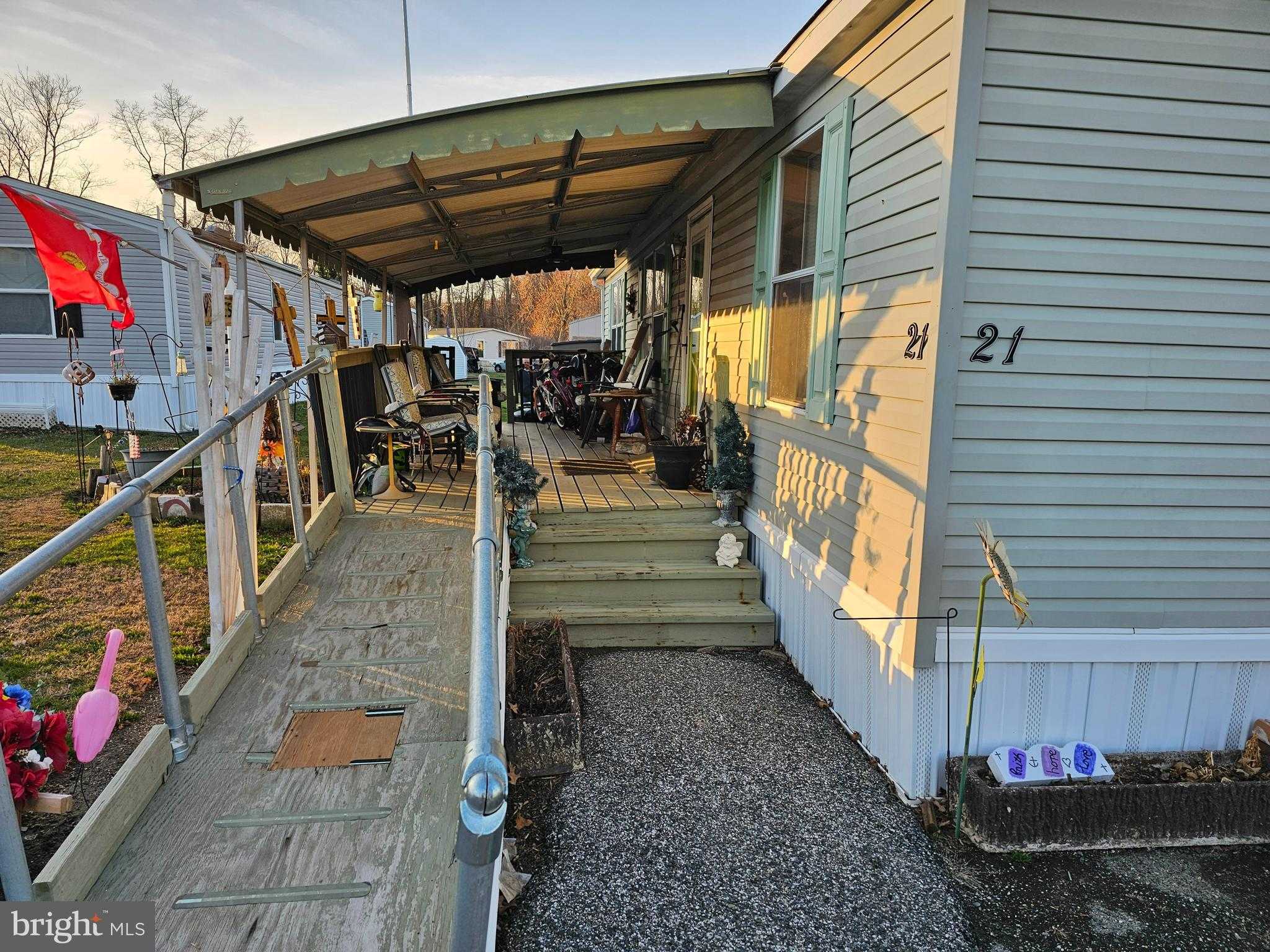 21 Vanessa Ave photo 12