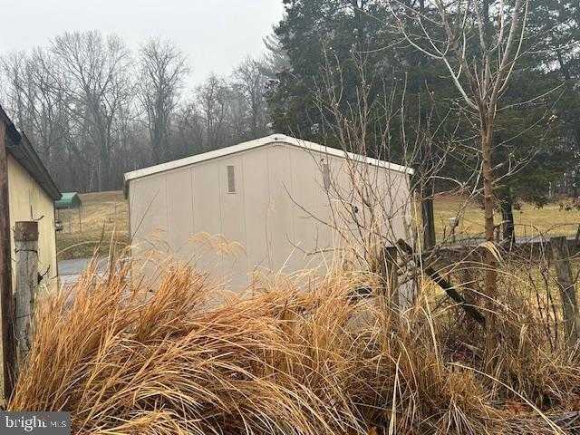 2303 Chestnut Grove Rd photo 4