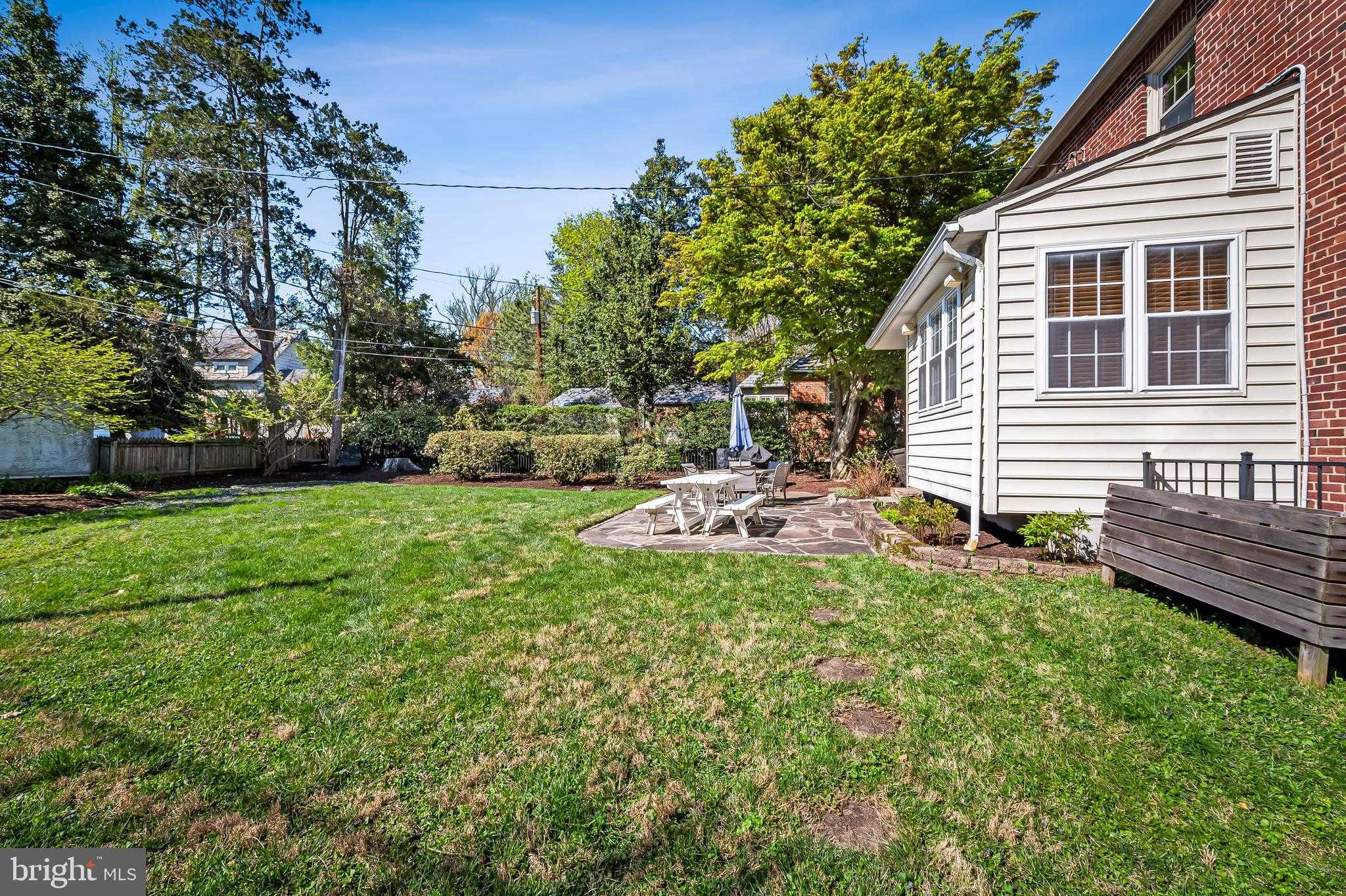 6900 Avondale Rd photo 18