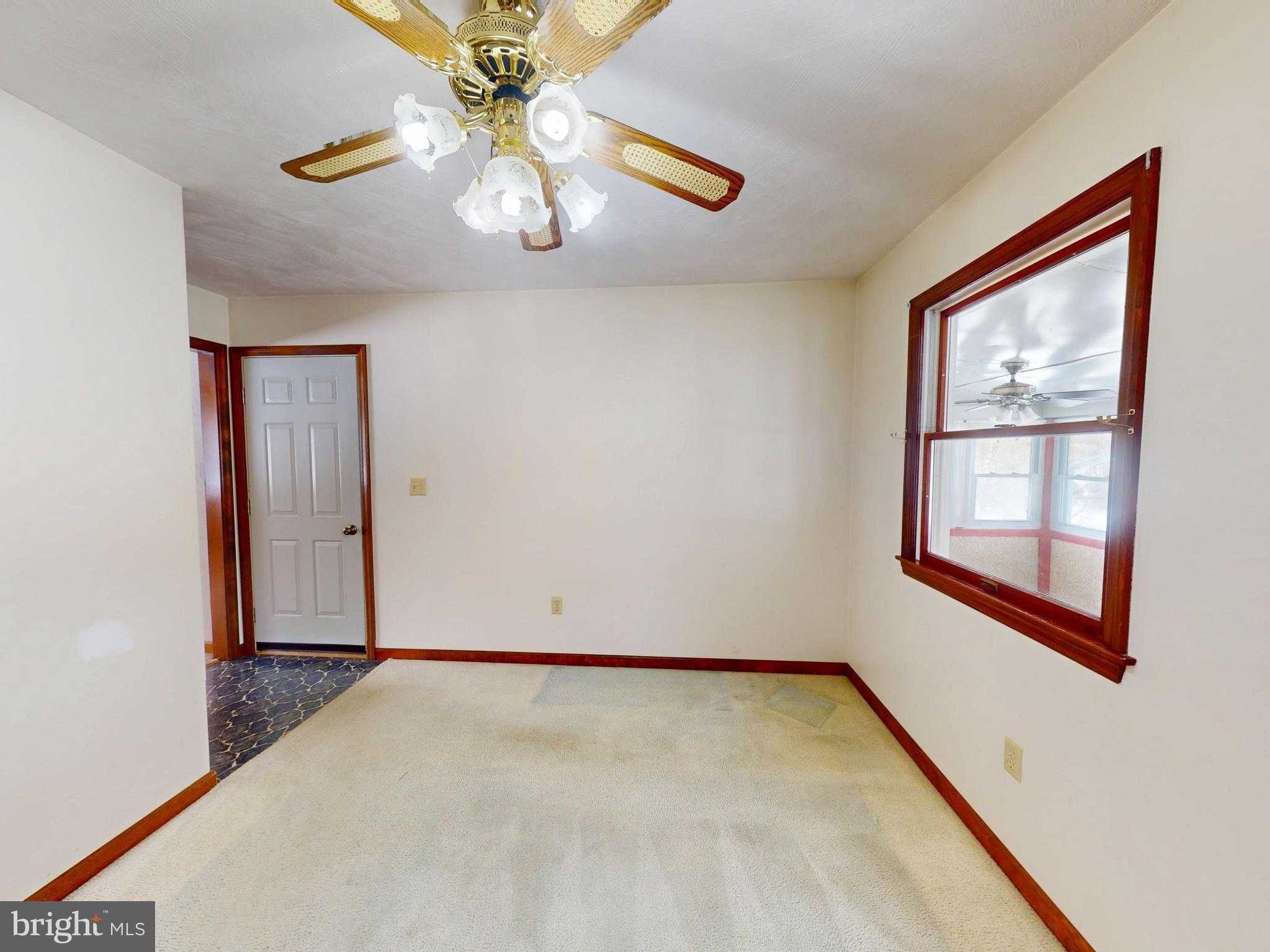 329 E Beaver St photo 5