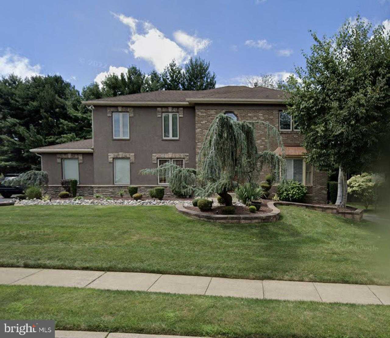 84 Roy Ln, Huntingdon Valley