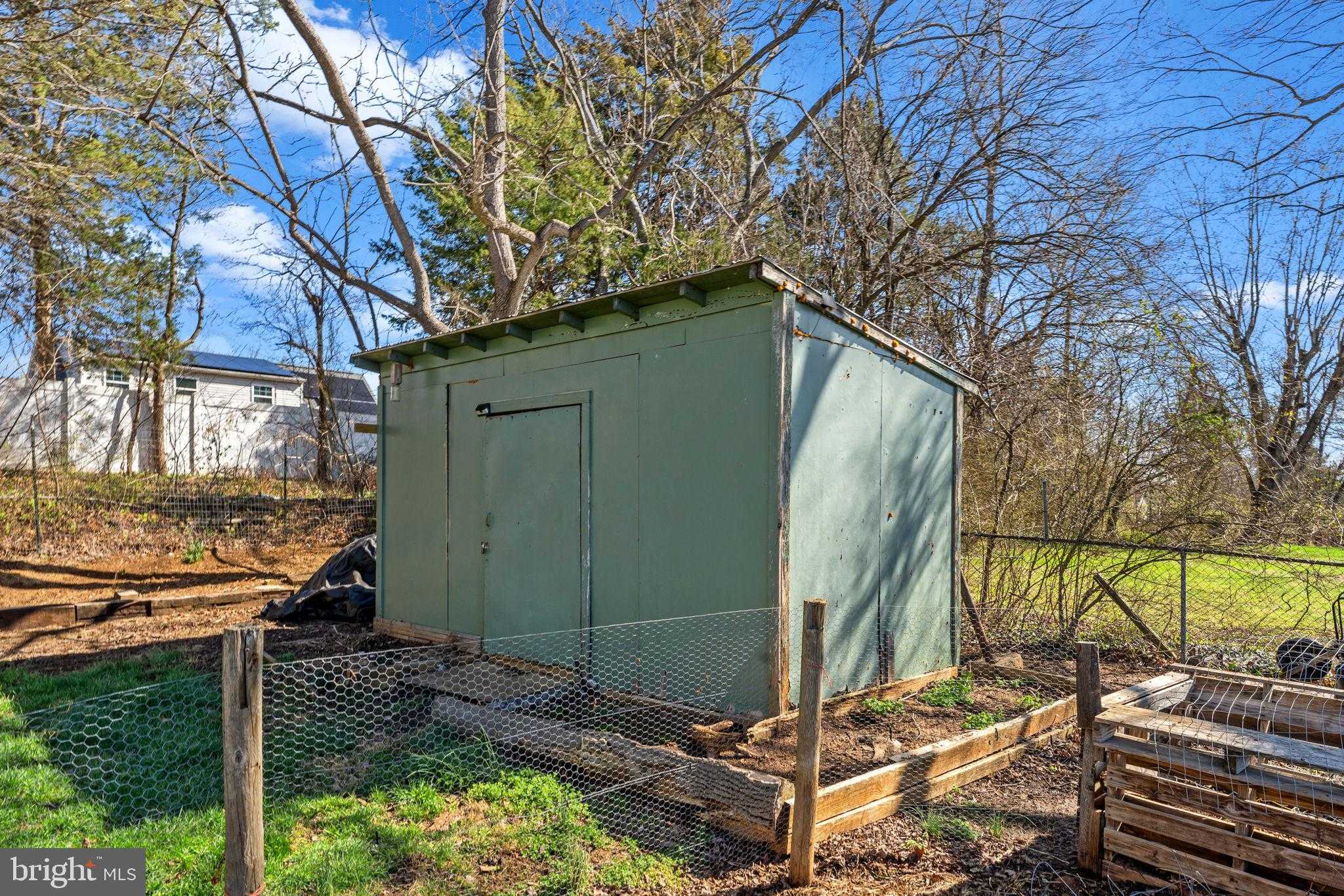 134 Garr Ave photo 42