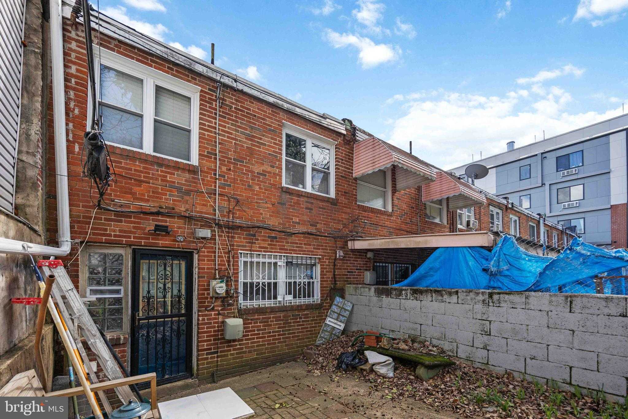 427 E Walnut Ln photo 28