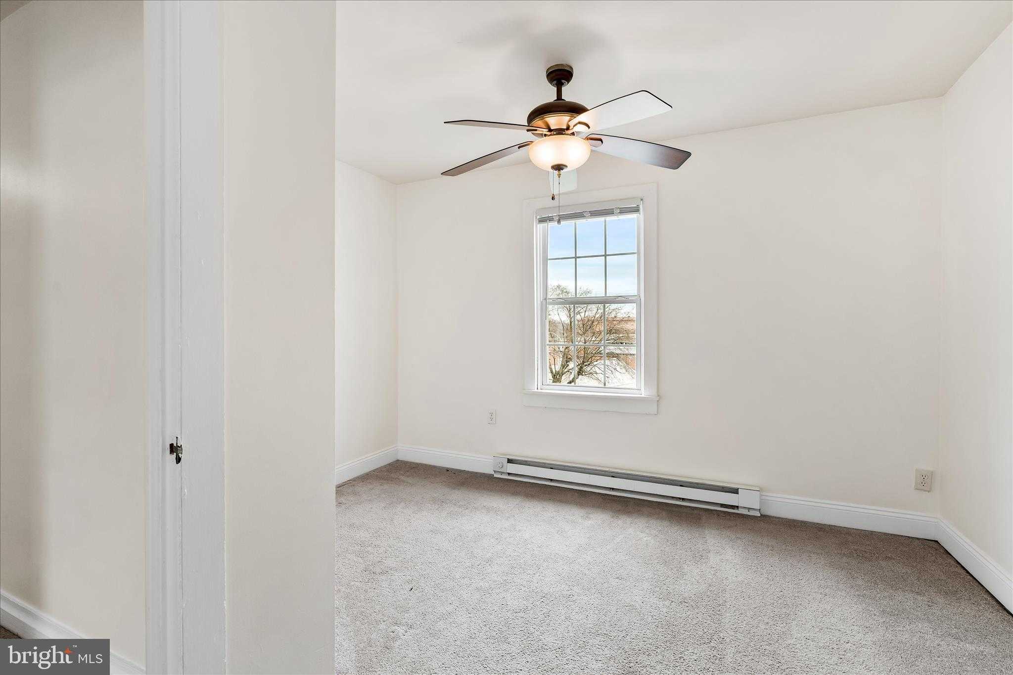 220 E Main St photo 30