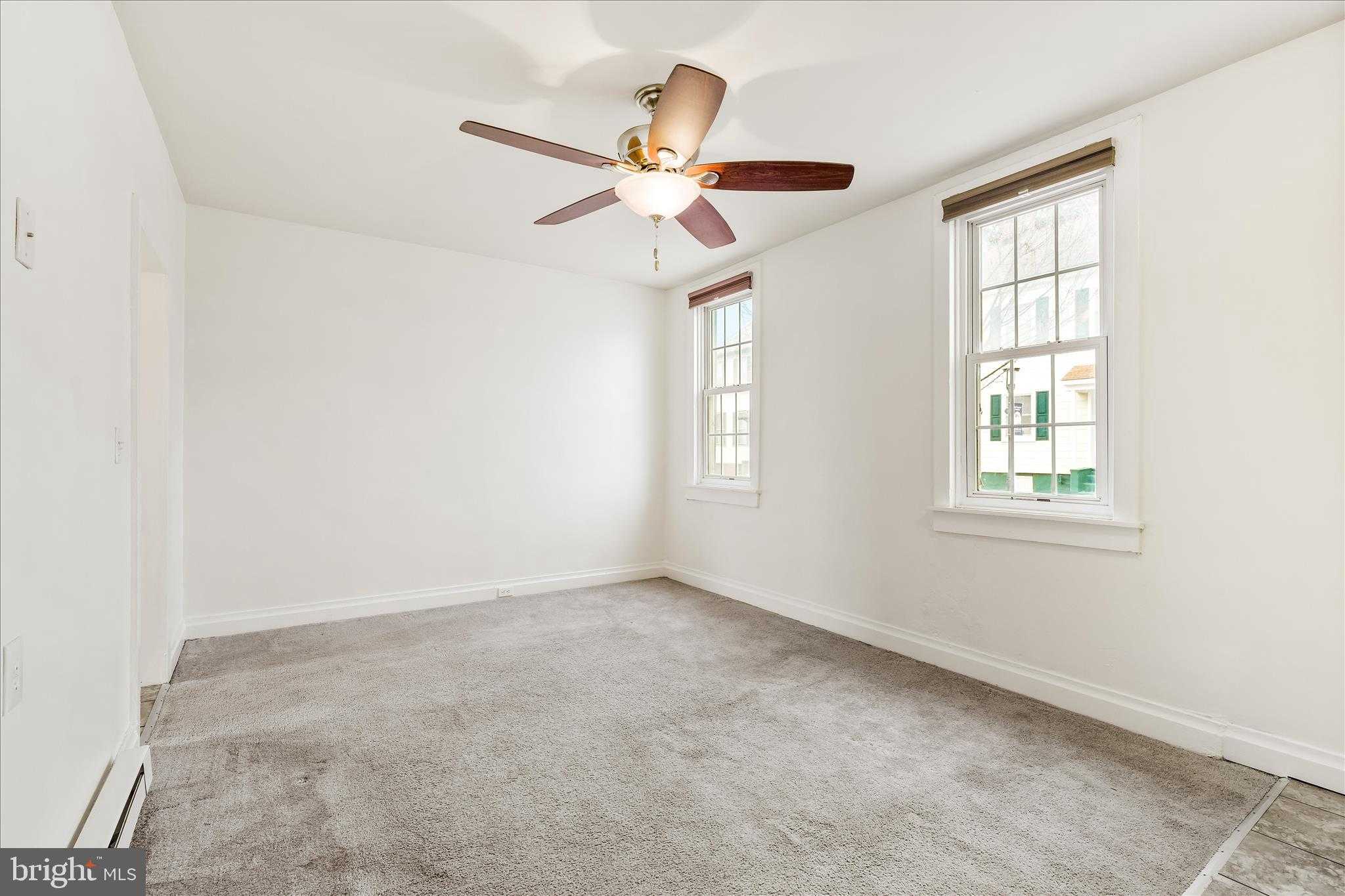 220 E Main St photo 7