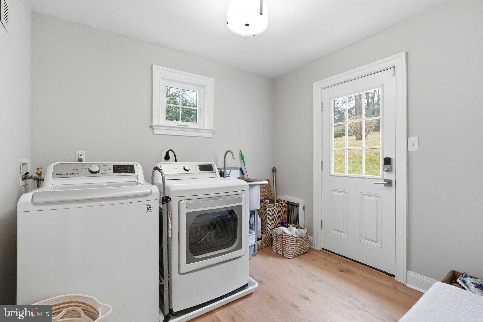 310 Crum Creek Ln photo 24