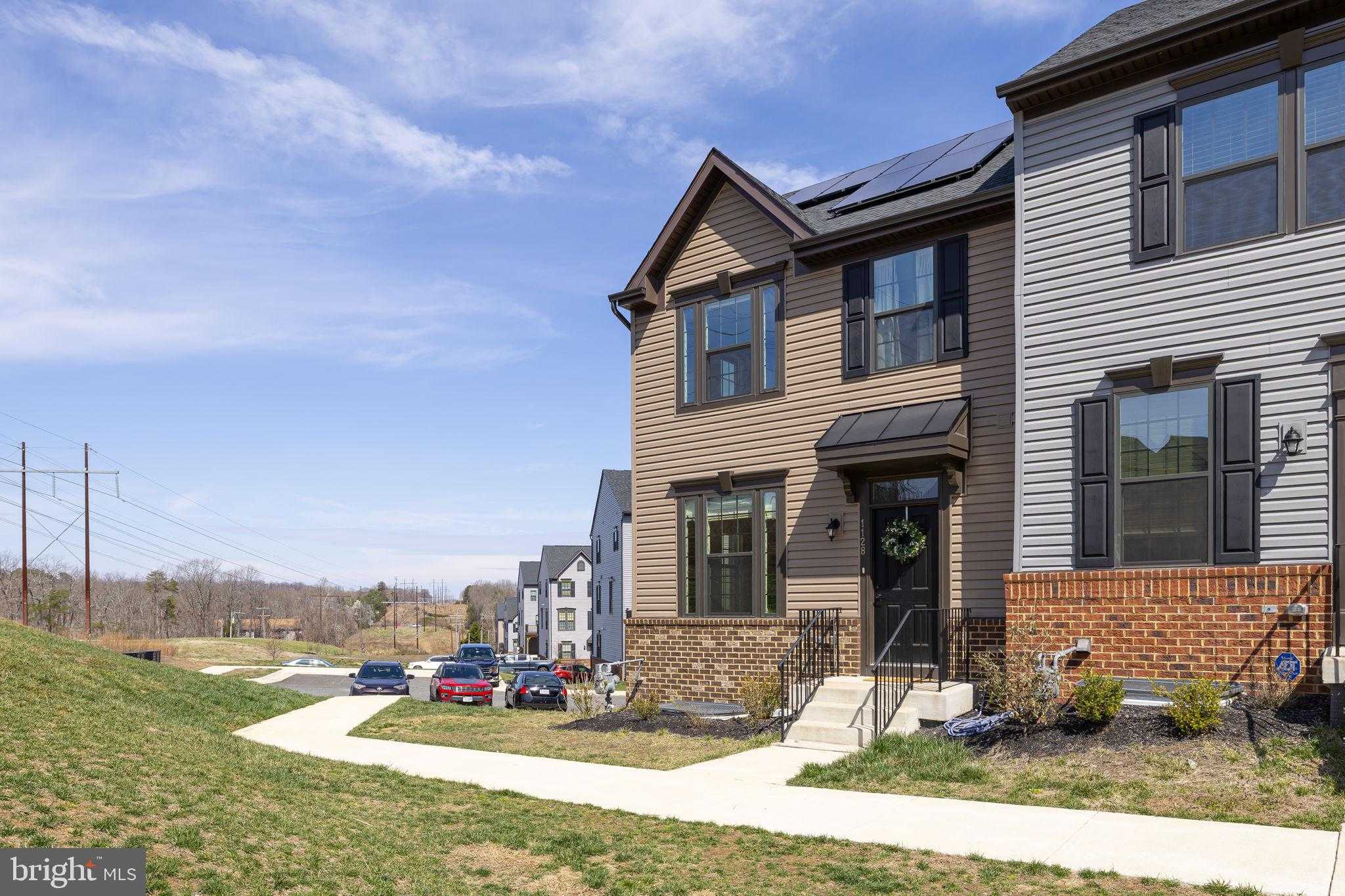 1128 Spur Ln photo 2