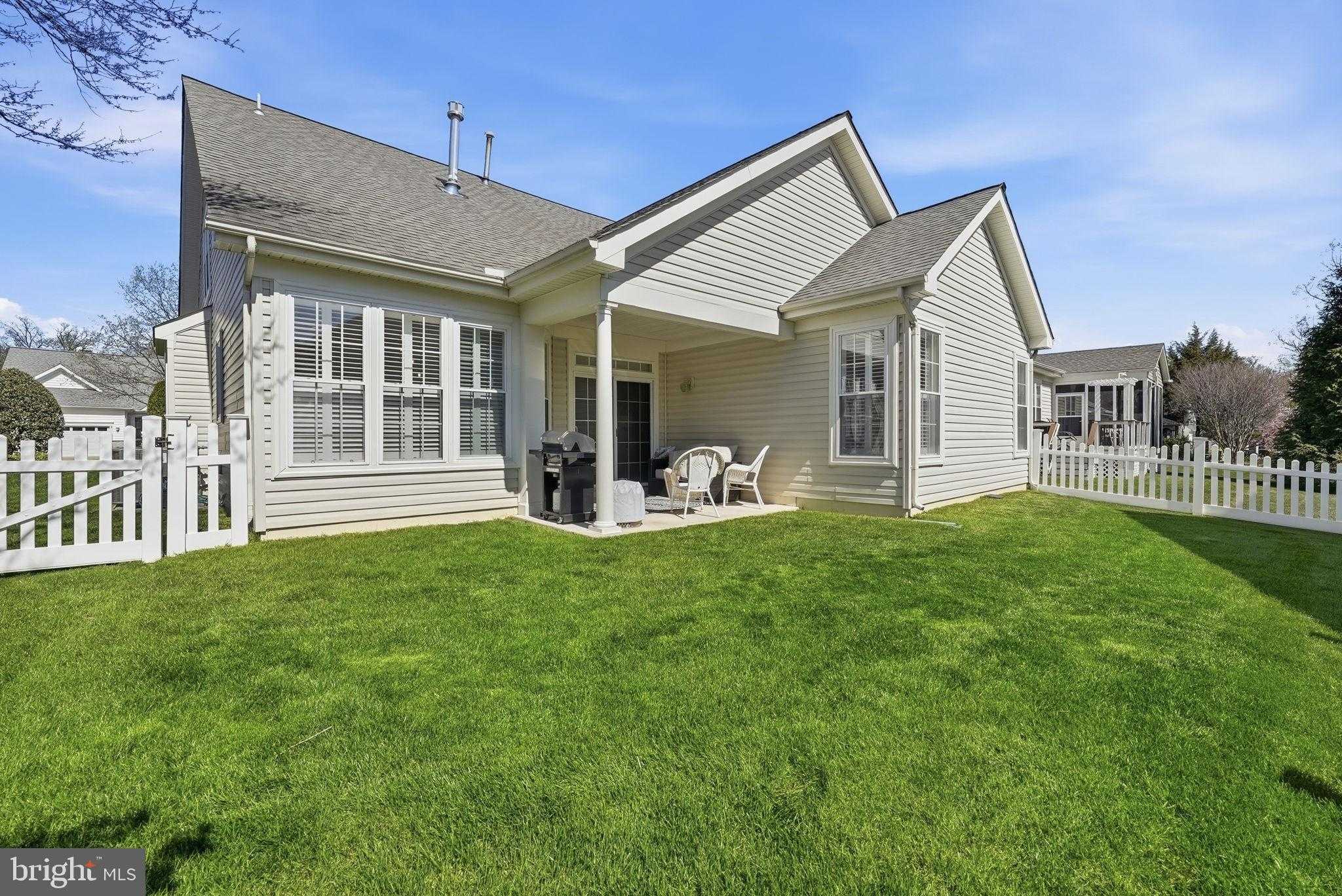 6828 Derby Run Way photo 3