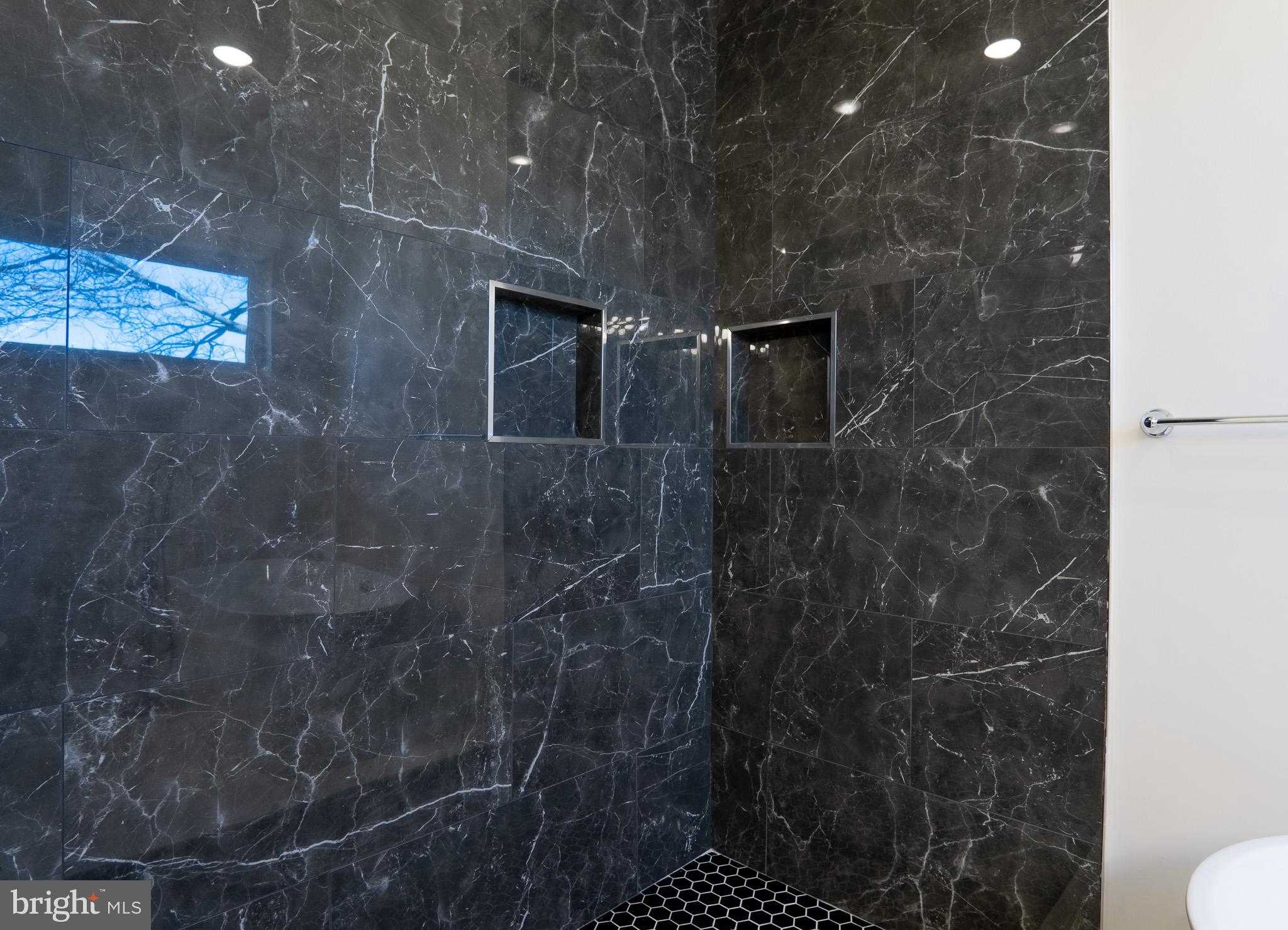 760 N Dekalb St photo 39