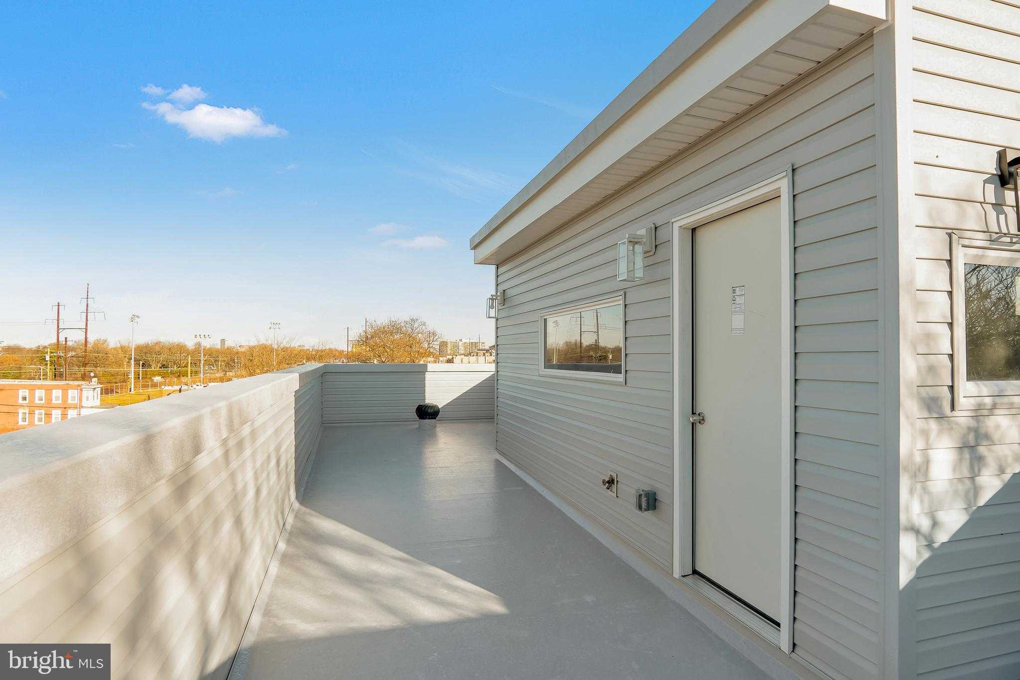 760 N Dekalb St photo 47