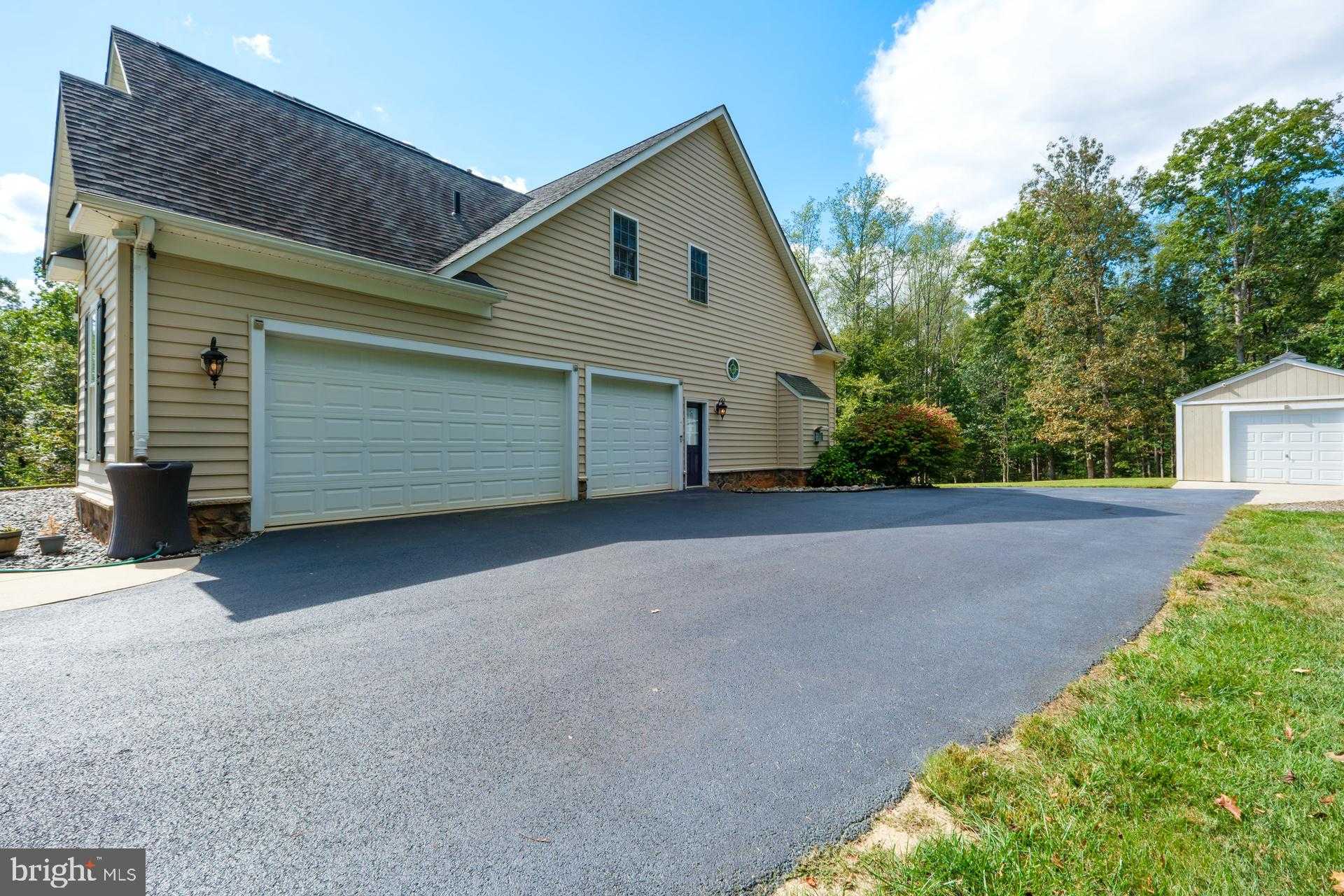 909 Hancock Dr photo 34