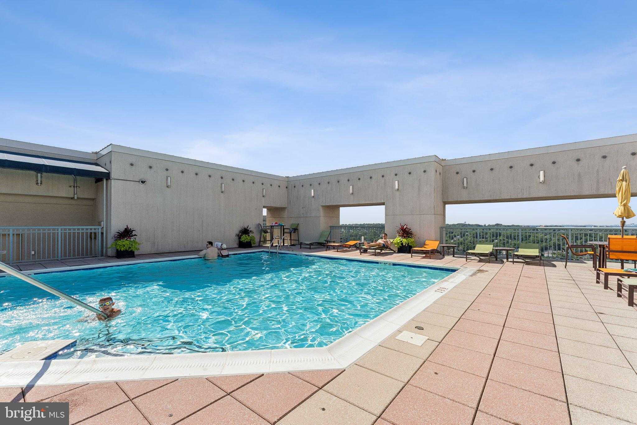 851 N Glebe Rd Apt 1812 photo 26