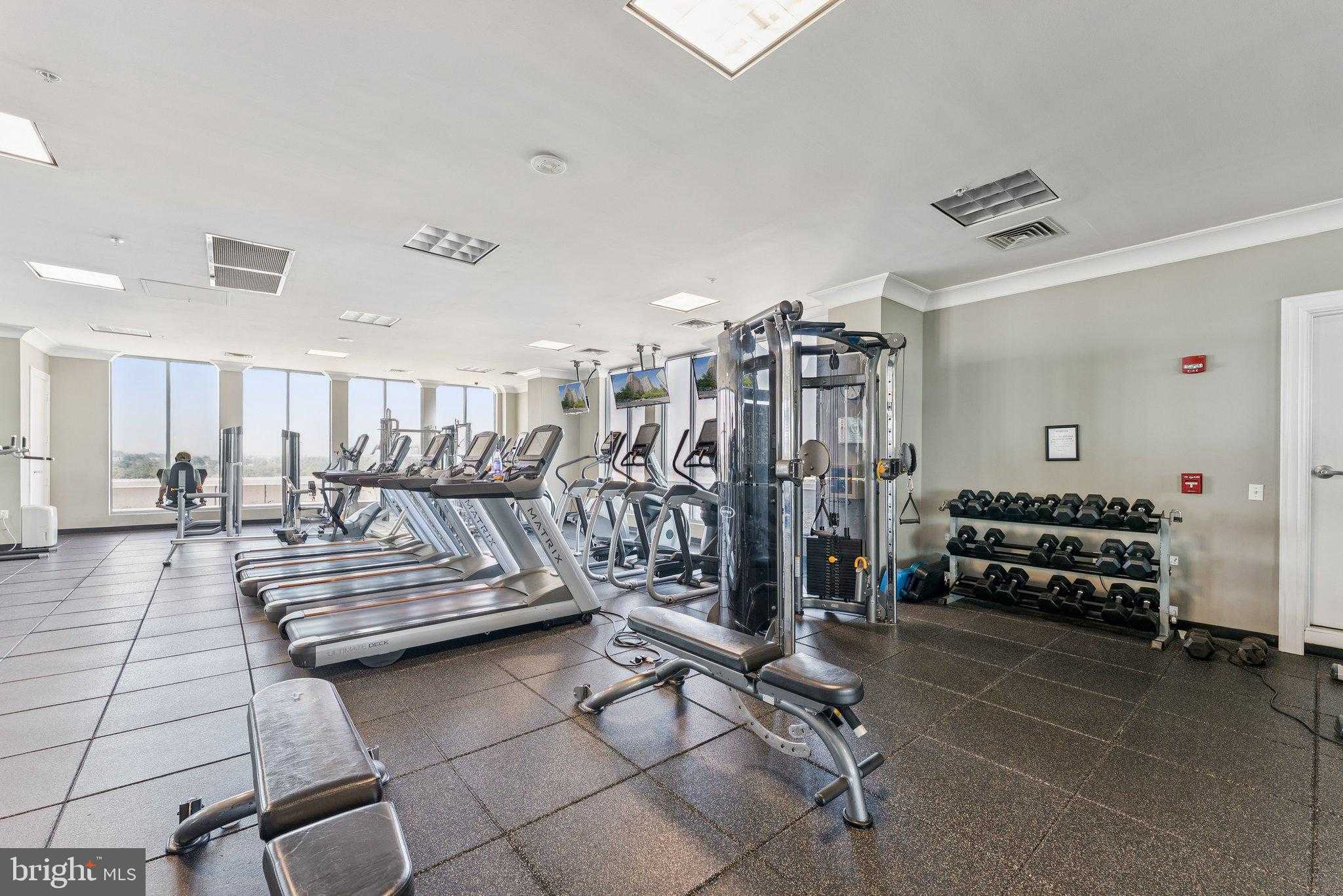 851 N Glebe Rd Apt 1812 photo 28